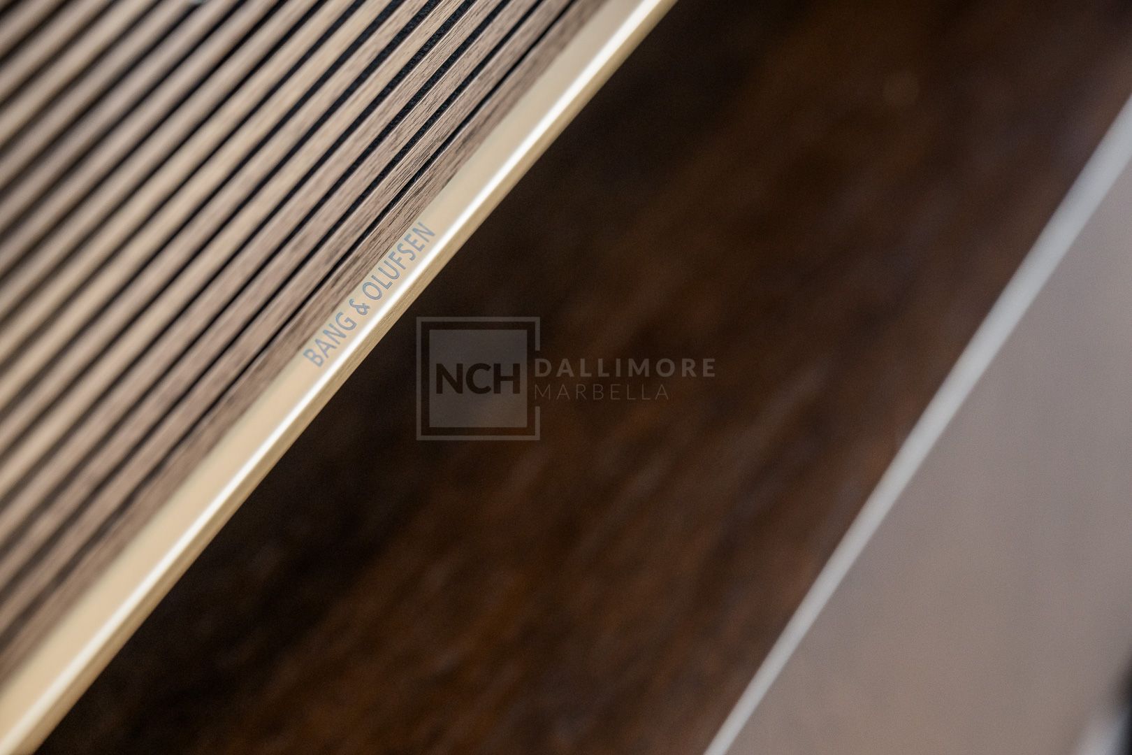 APARTAMENTO EN PRIMERA LÍNEA DE PLAYA EN MARBELLA