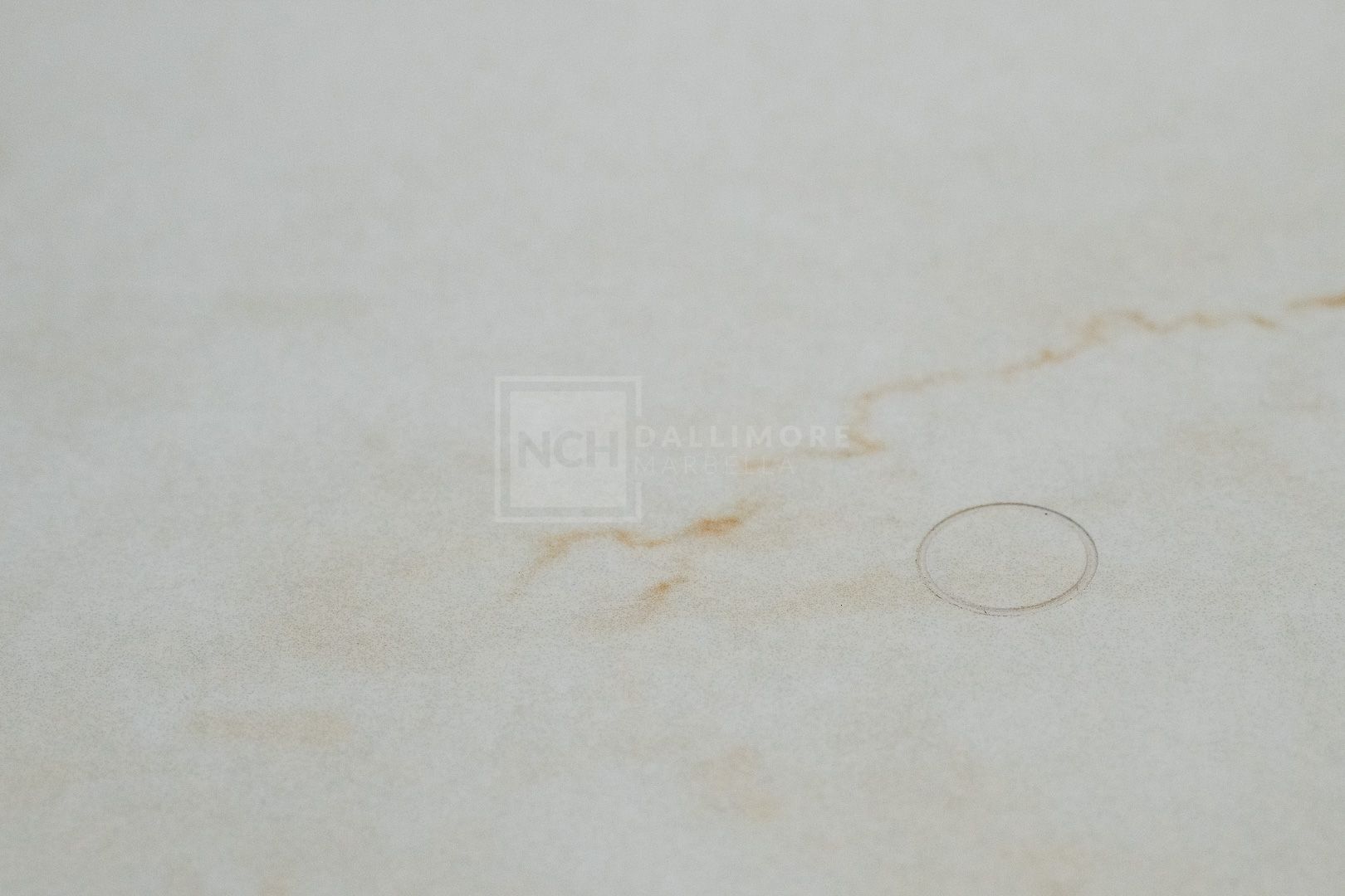 APARTAMENTO EN PRIMERA LÍNEA DE PLAYA EN MARBELLA