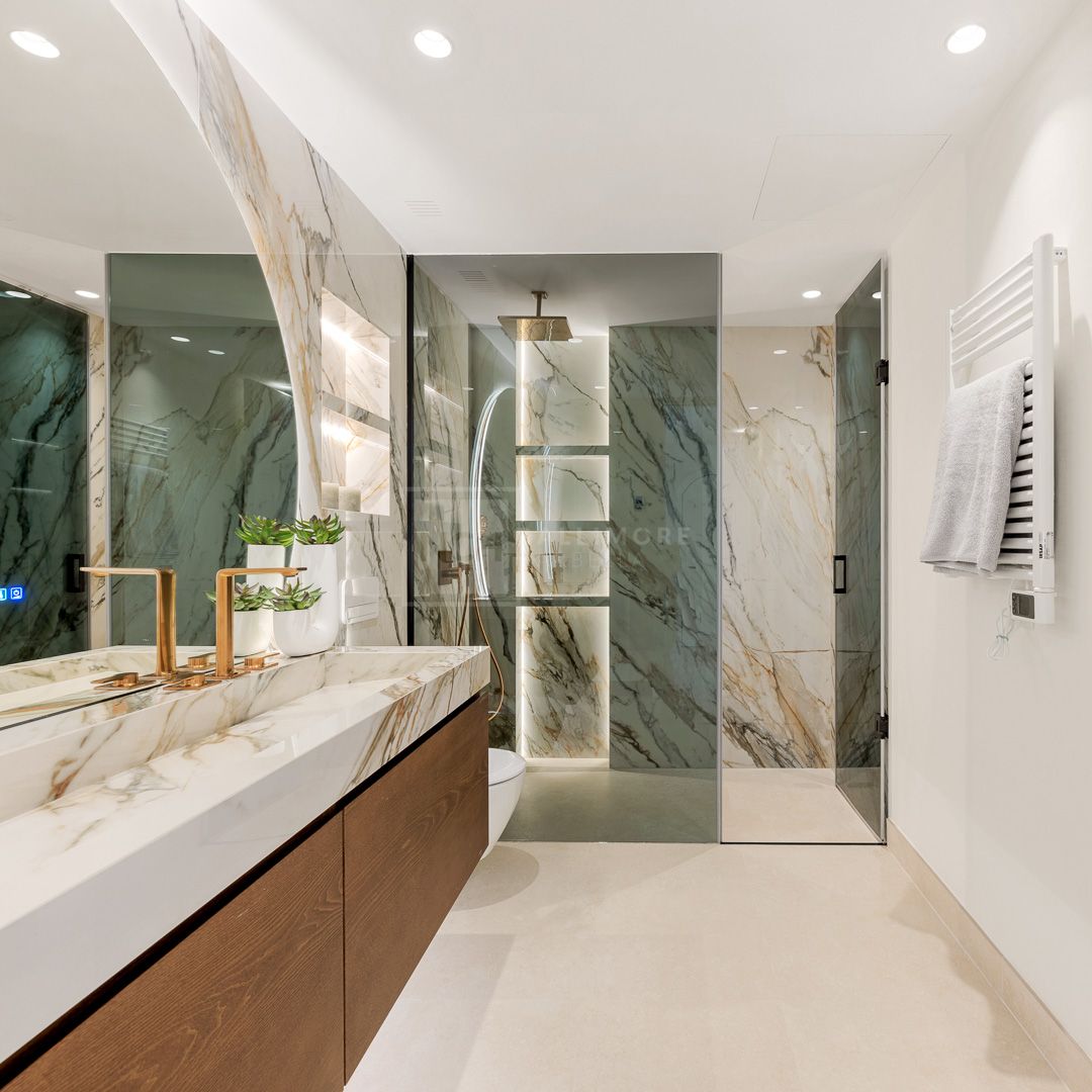 APARTAMENTO EN PRIMERA LÍNEA DE PLAYA EN MARBELLA