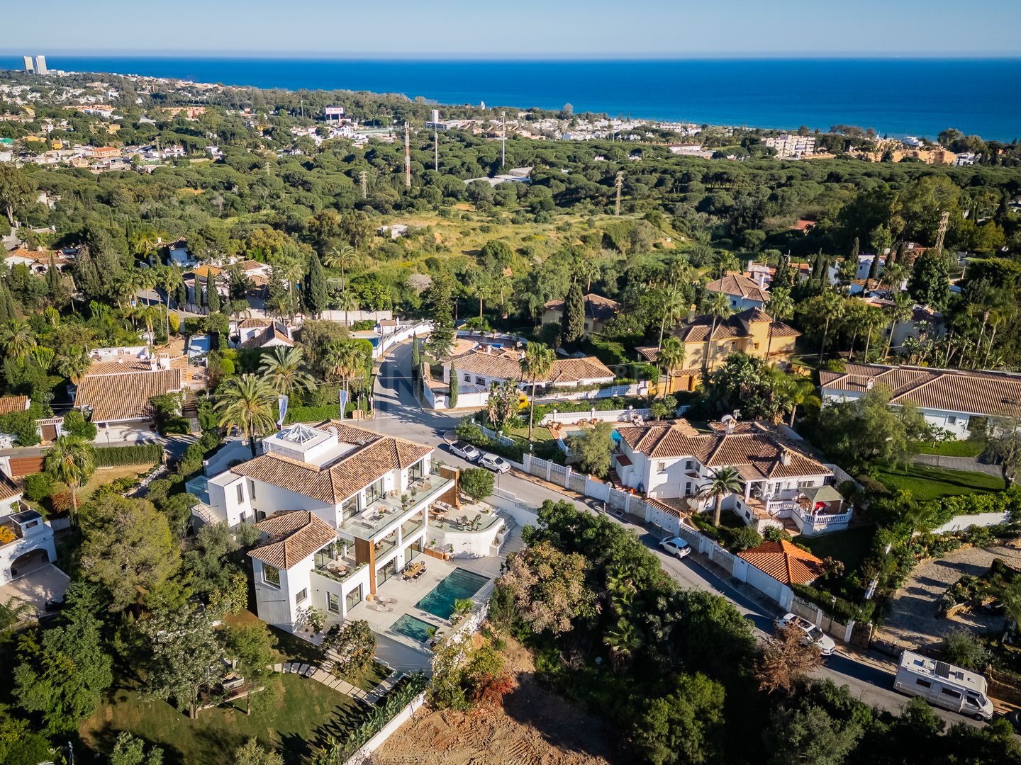 BRAND NEW LUXURY VILLA IN MARBELLA EAST