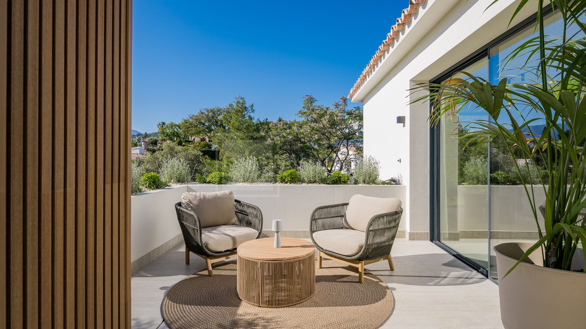 BRAND NEW LUXURY VILLA IN MARBELLA EAST
