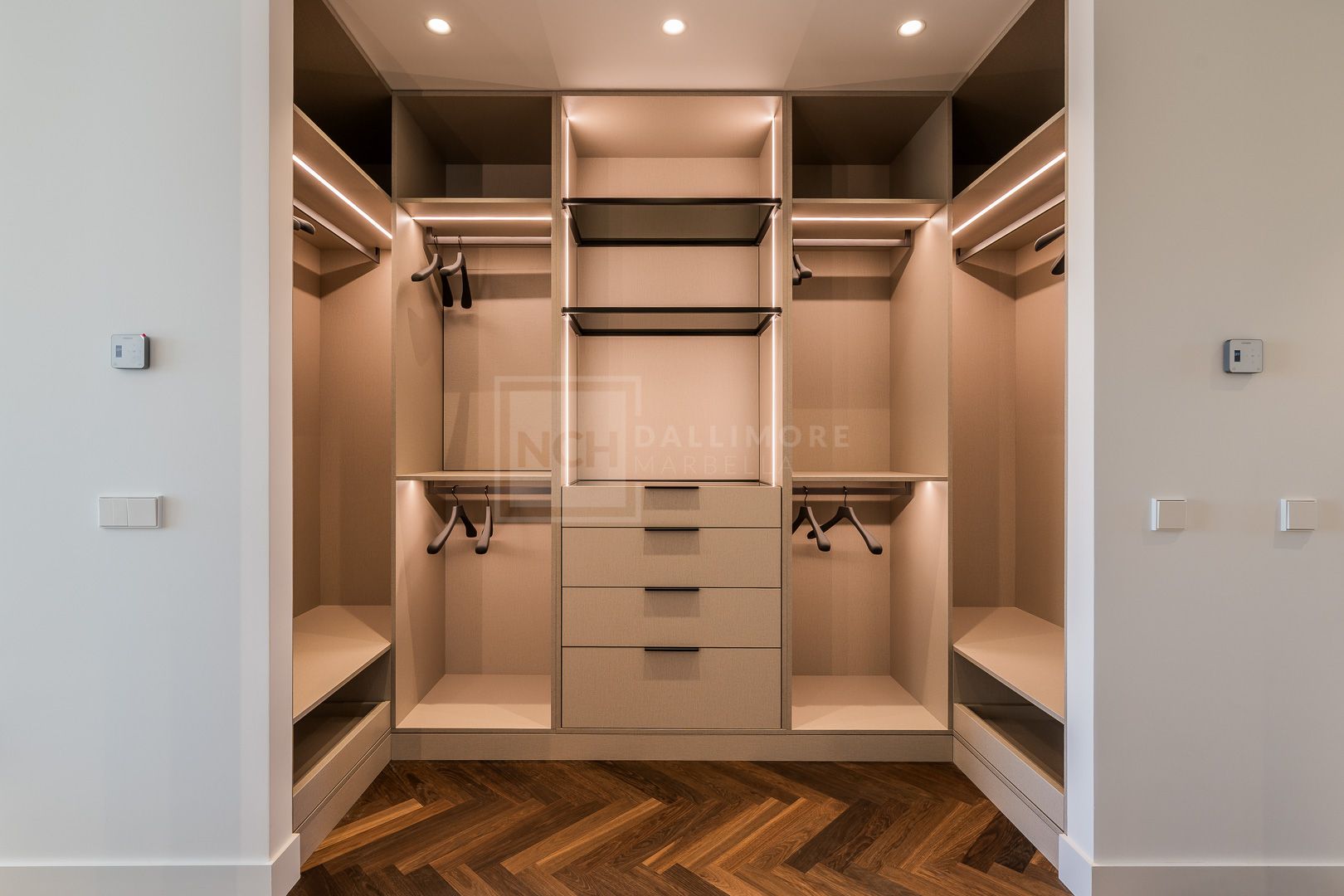 BRAND NEW LUXURY VILLA IN MARBELLA EAST