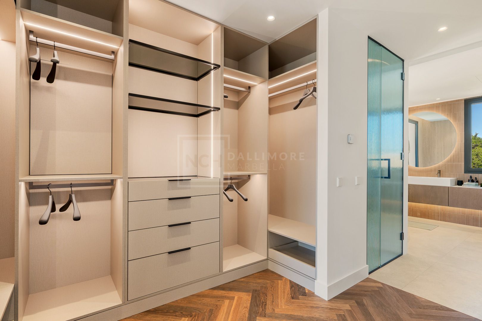 BRAND NEW LUXURY VILLA IN MARBELLA EAST