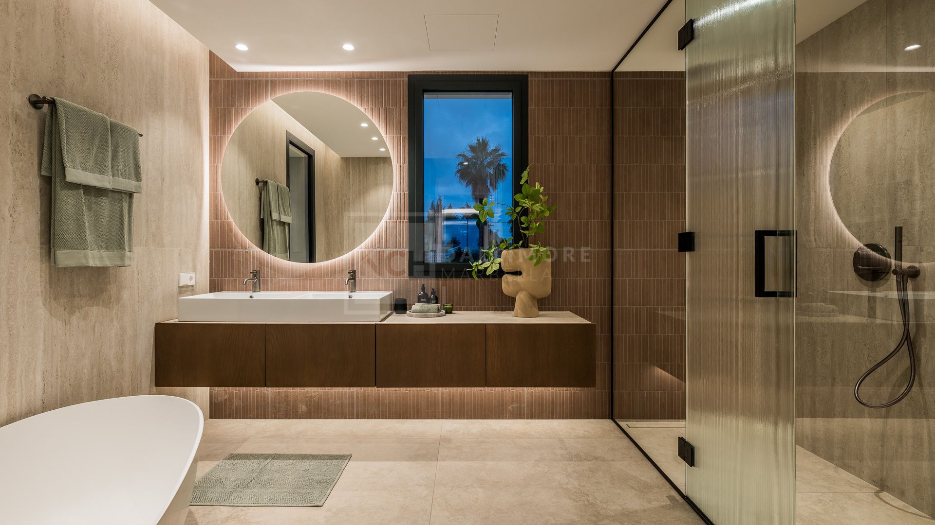 BRAND NEW LUXURY VILLA IN MARBELLA EAST