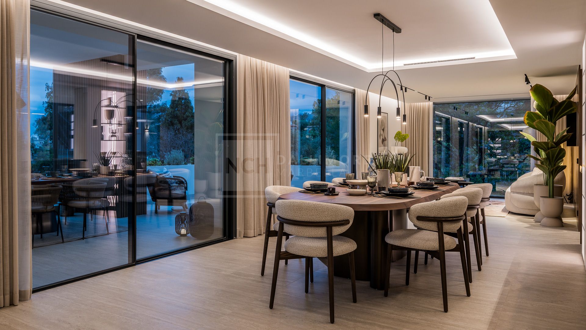 BRAND NEW LUXURY VILLA IN MARBELLA EAST