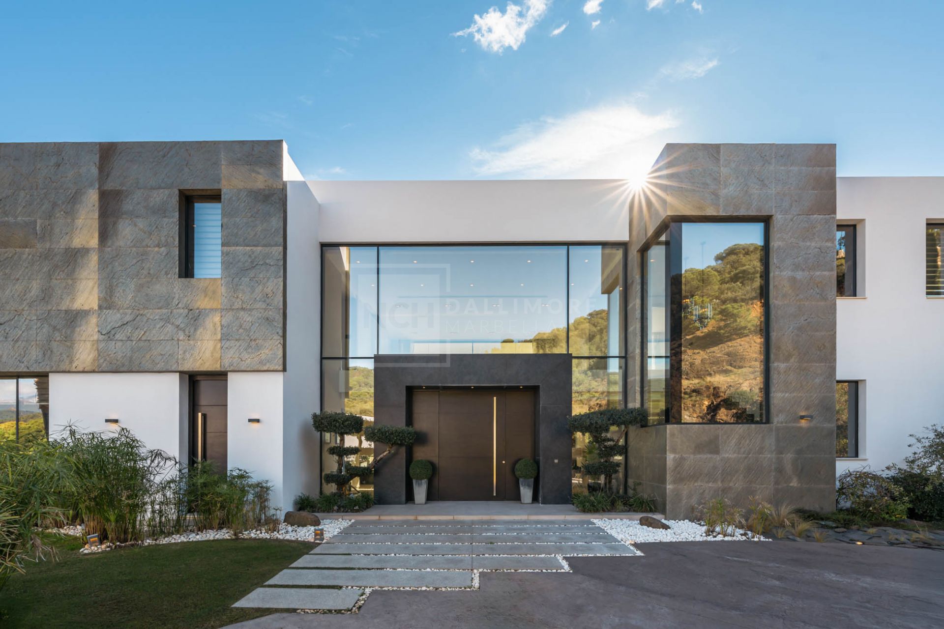 Villa en venta en El Madroñal, Benahavis