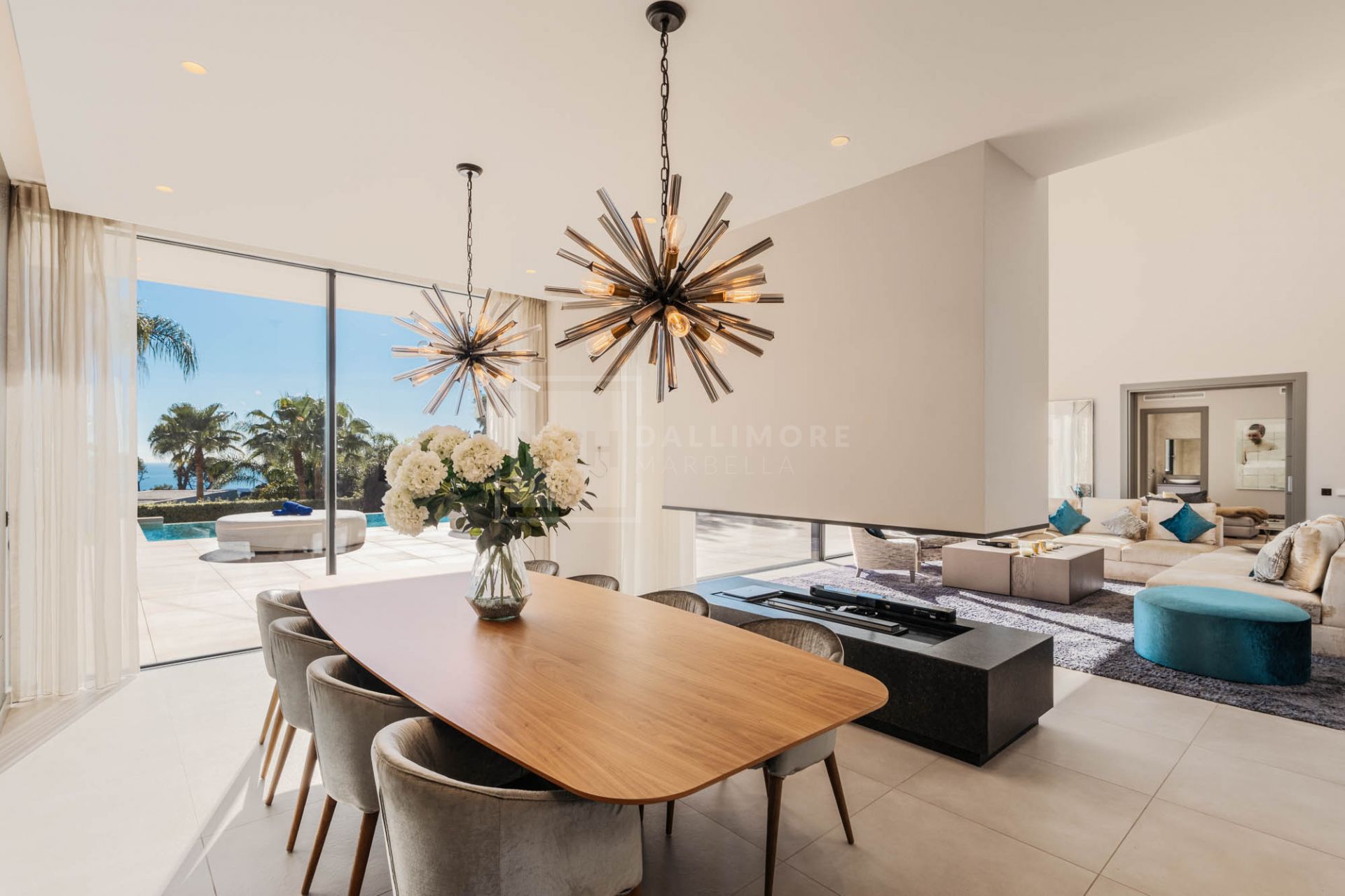 Villa en venta en El Madroñal, Benahavis