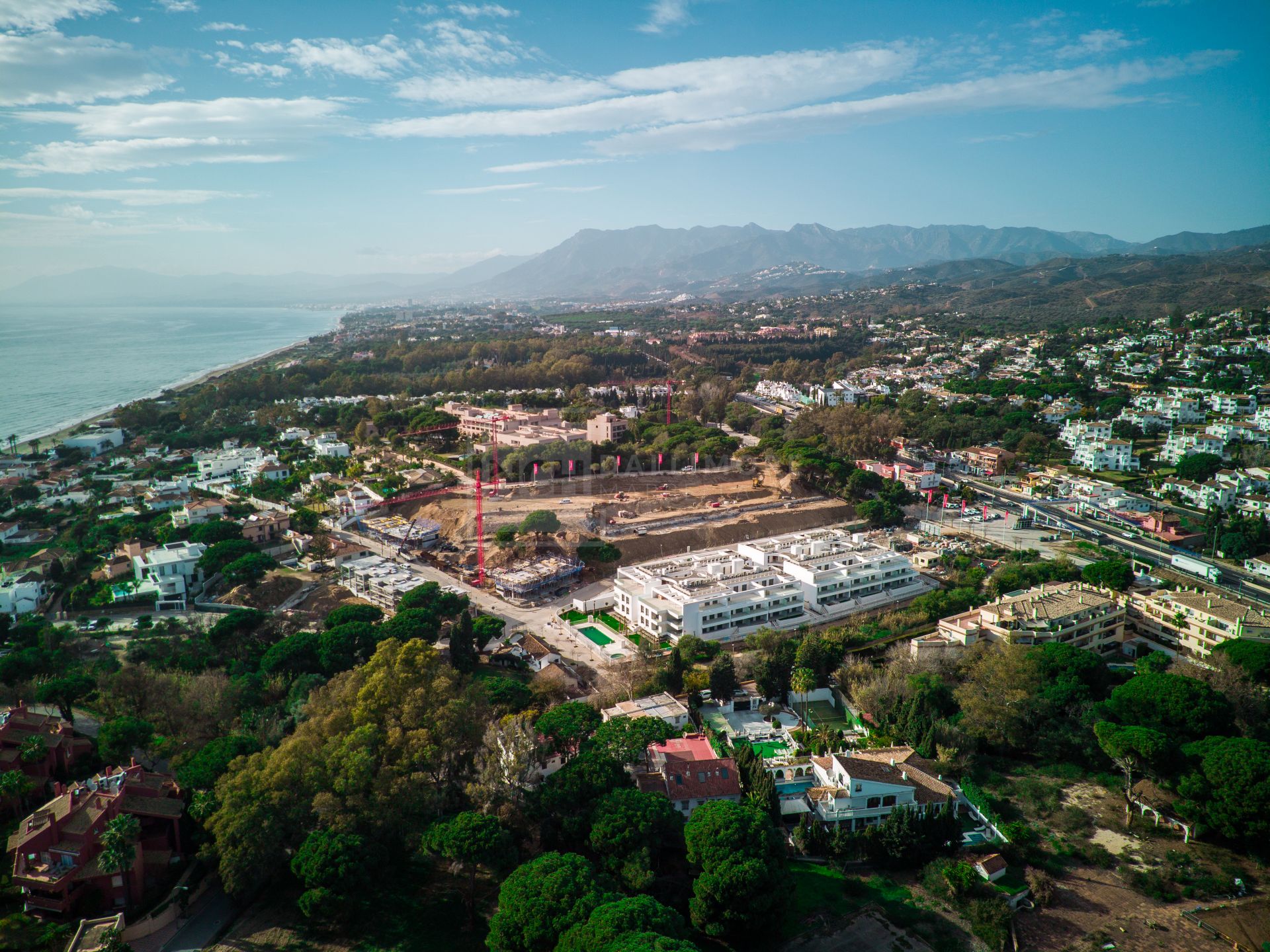 NUEVA CASA JUNTO A LA PLAYA EN MARBELLA ESTE