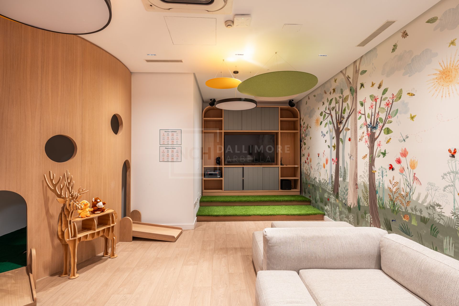 BEACHFRONT 4-BEDROOM APARTMENT WITH TERRACE, SPA, POOLS, AND CO-WORKING AREA