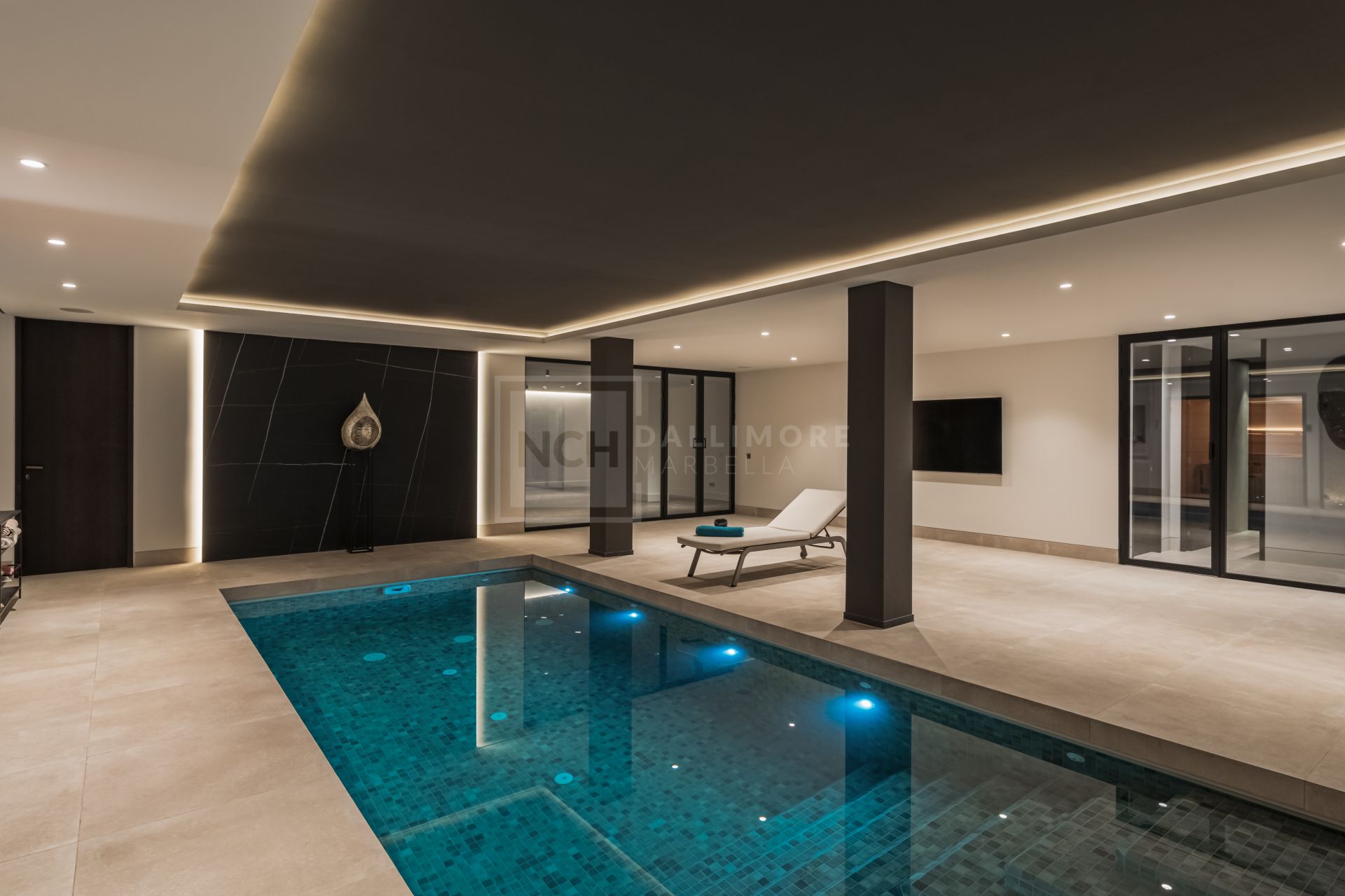 SLEEK 4-BEDROOM VILLA WITH INDOOR POOL, CINEMA, AND PANORAMIC VIEWS IN BENAHAVÍS