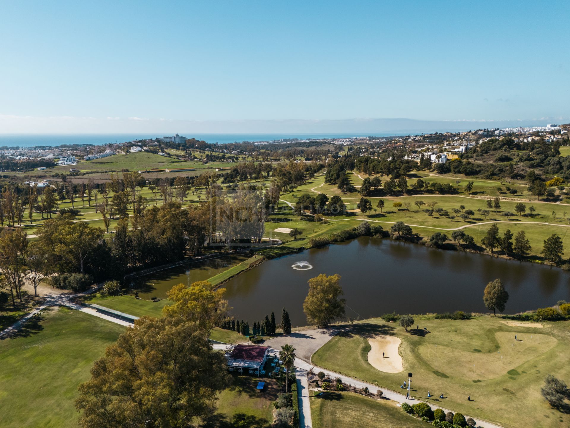 SLEEK 4-BEDROOM VILLA WITH INDOOR POOL, CINEMA, AND PANORAMIC VIEWS IN BENAHAVÍS
