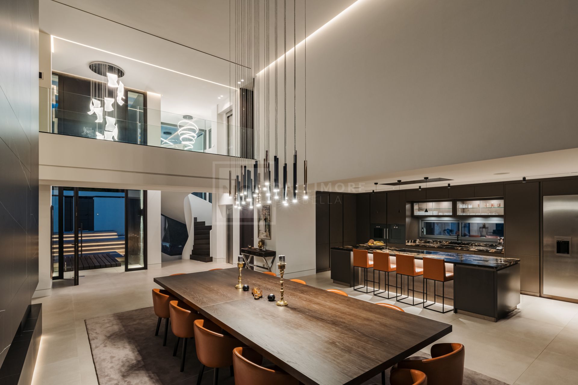 SLEEK 4-BEDROOM VILLA WITH INDOOR POOL, CINEMA, AND PANORAMIC VIEWS IN BENAHAVÍS