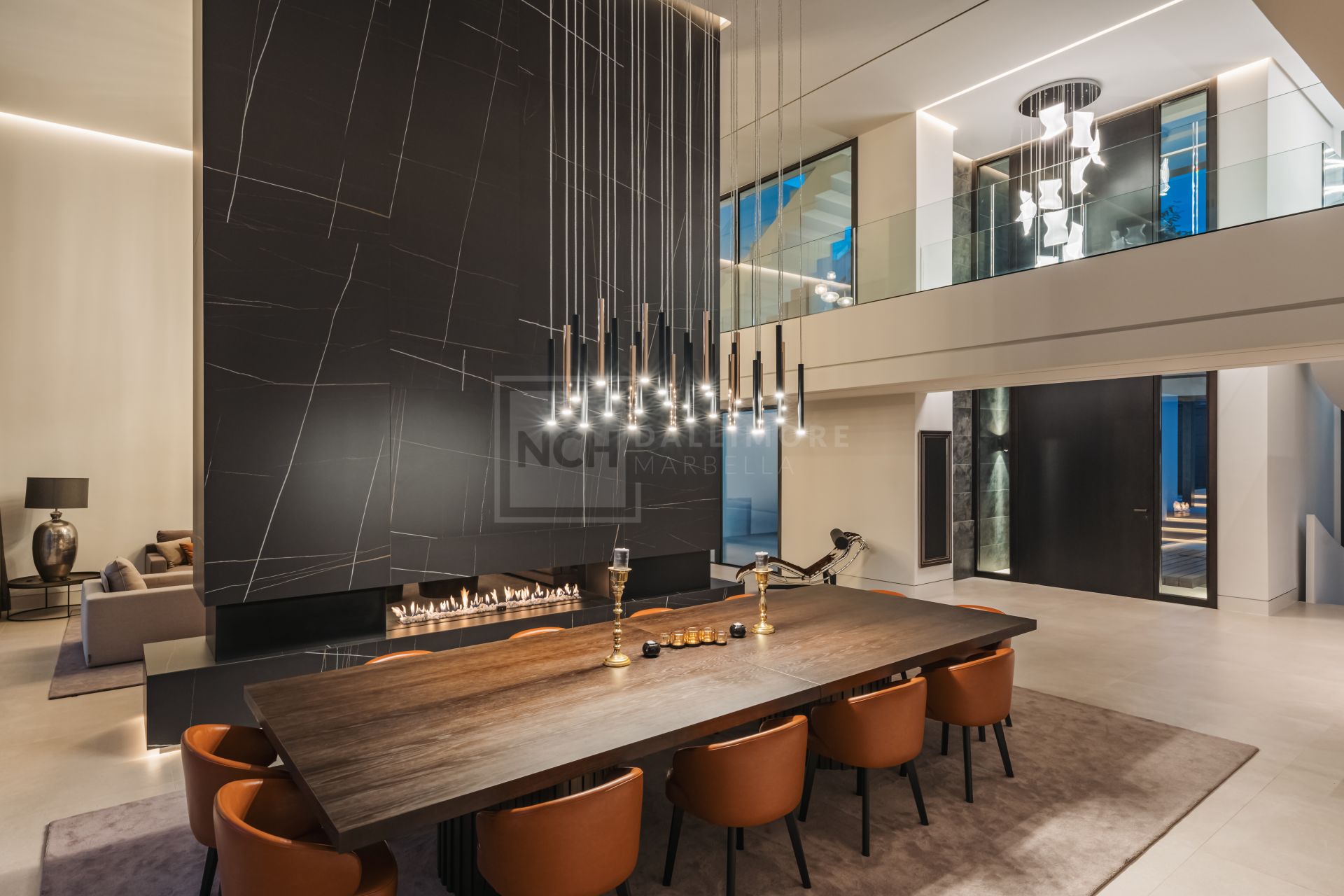 SLEEK 4-BEDROOM VILLA WITH INDOOR POOL, CINEMA, AND PANORAMIC VIEWS IN BENAHAVÍS