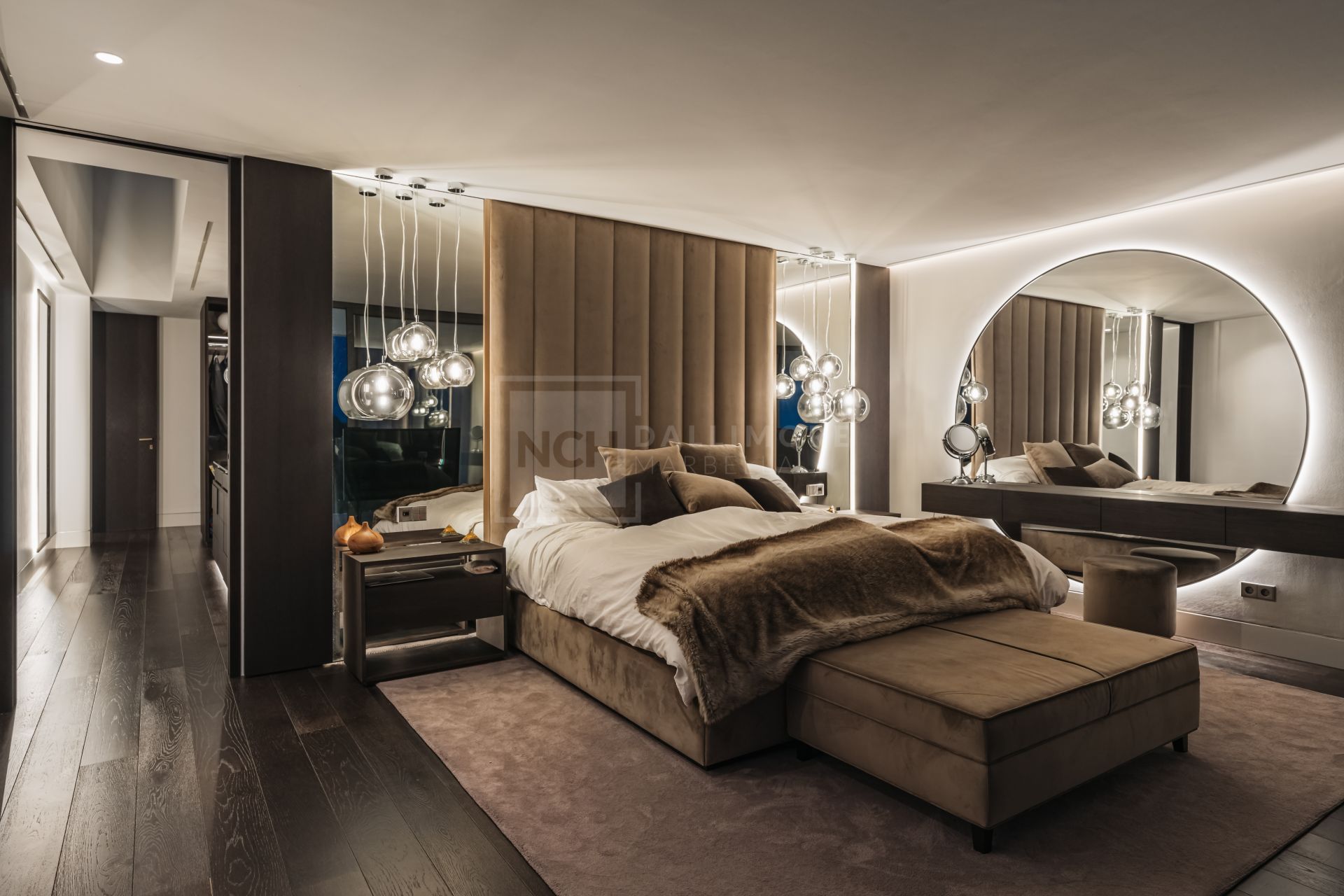 SLEEK 4-BEDROOM VILLA WITH INDOOR POOL, CINEMA, AND PANORAMIC VIEWS IN BENAHAVÍS