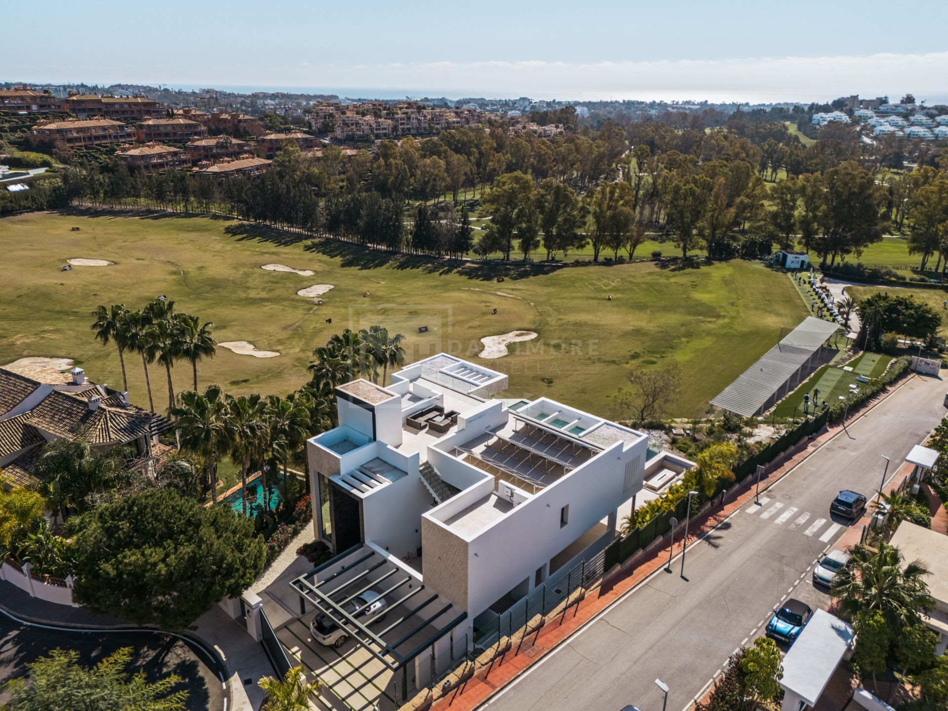 SLEEK 4-BEDROOM VILLA WITH INDOOR POOL, CINEMA, AND PANORAMIC VIEWS IN BENAHAVÍS
