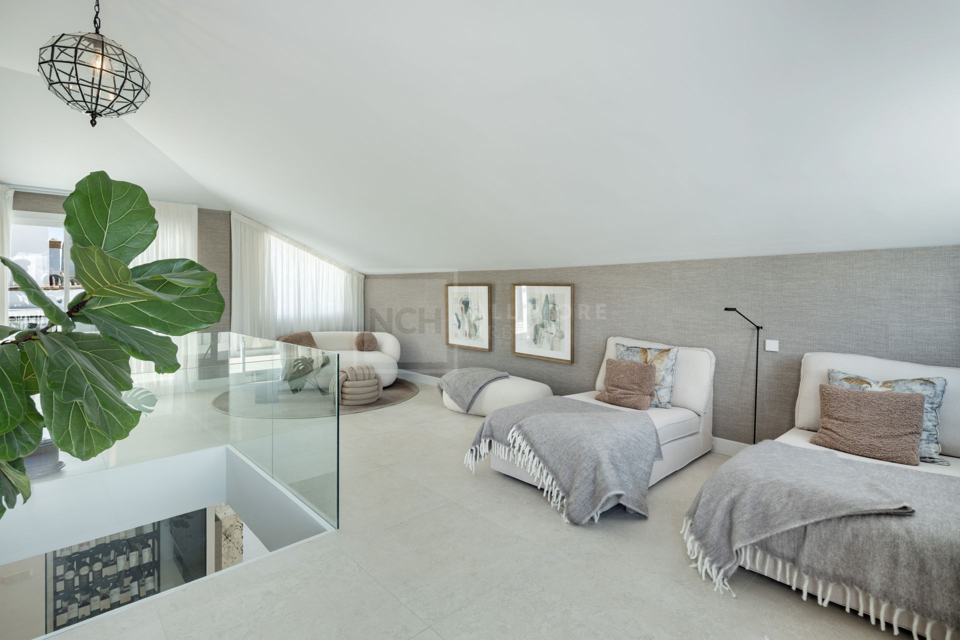 MODERN 5-BEDROOM PENTHOUSE WITH SEA AND MOUNTAIN VIEWS IN MARBELLA