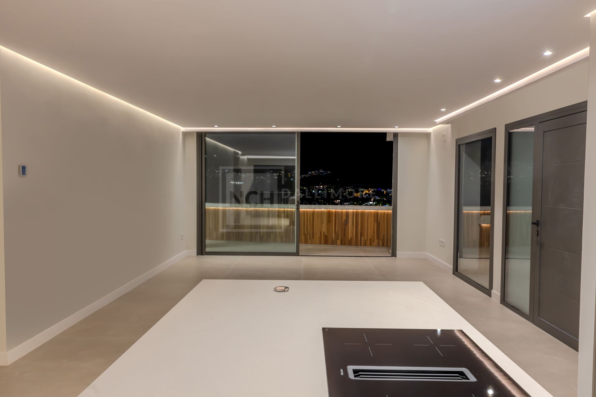 2-BEDROOM REFURBISHED PENTHOUSE IN THE GOLF VALLEY