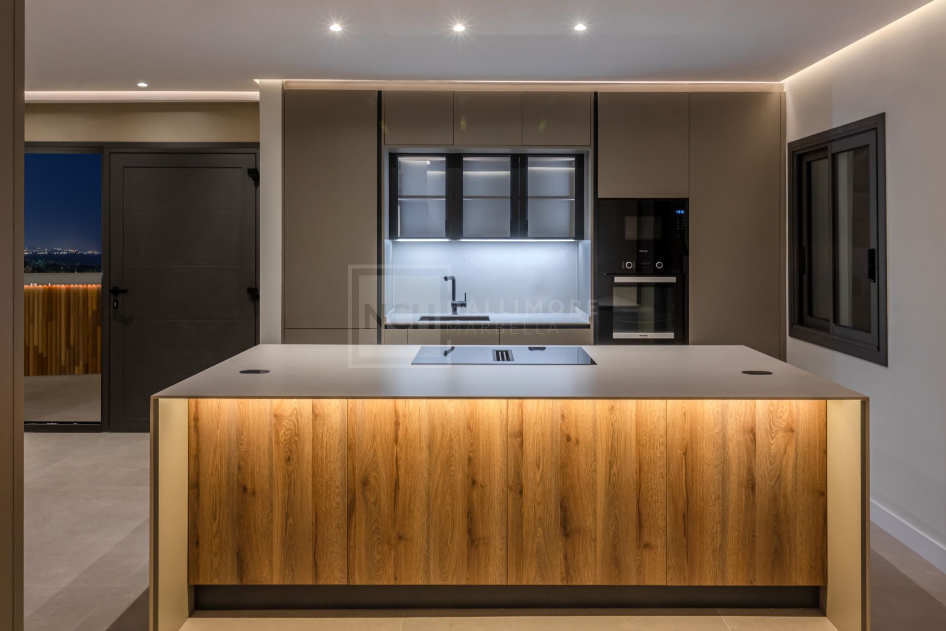 2-BEDROOM REFURBISHED PENTHOUSE IN THE GOLF VALLEY