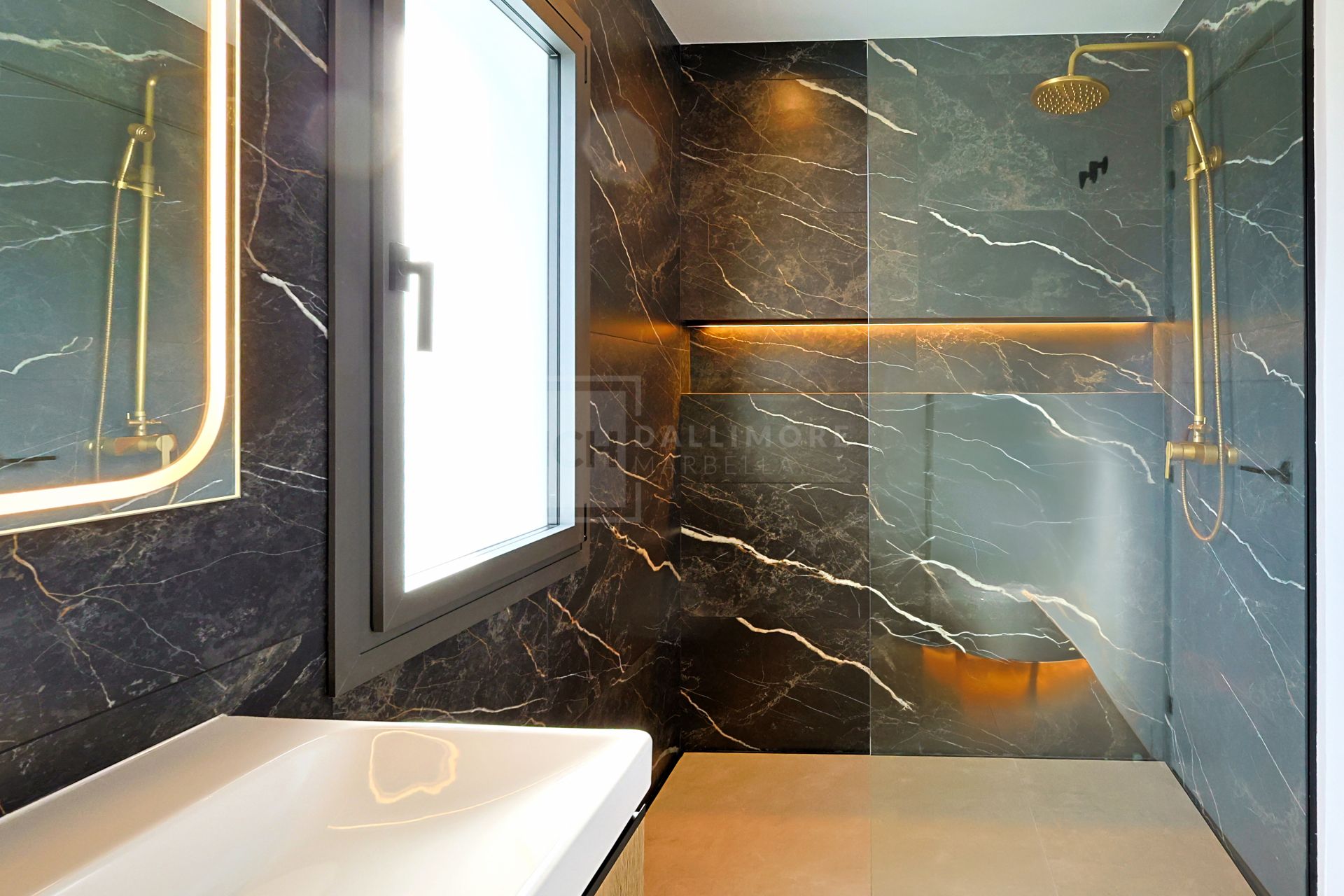 2-BEDROOM REFURBISHED PENTHOUSE IN THE GOLF VALLEY