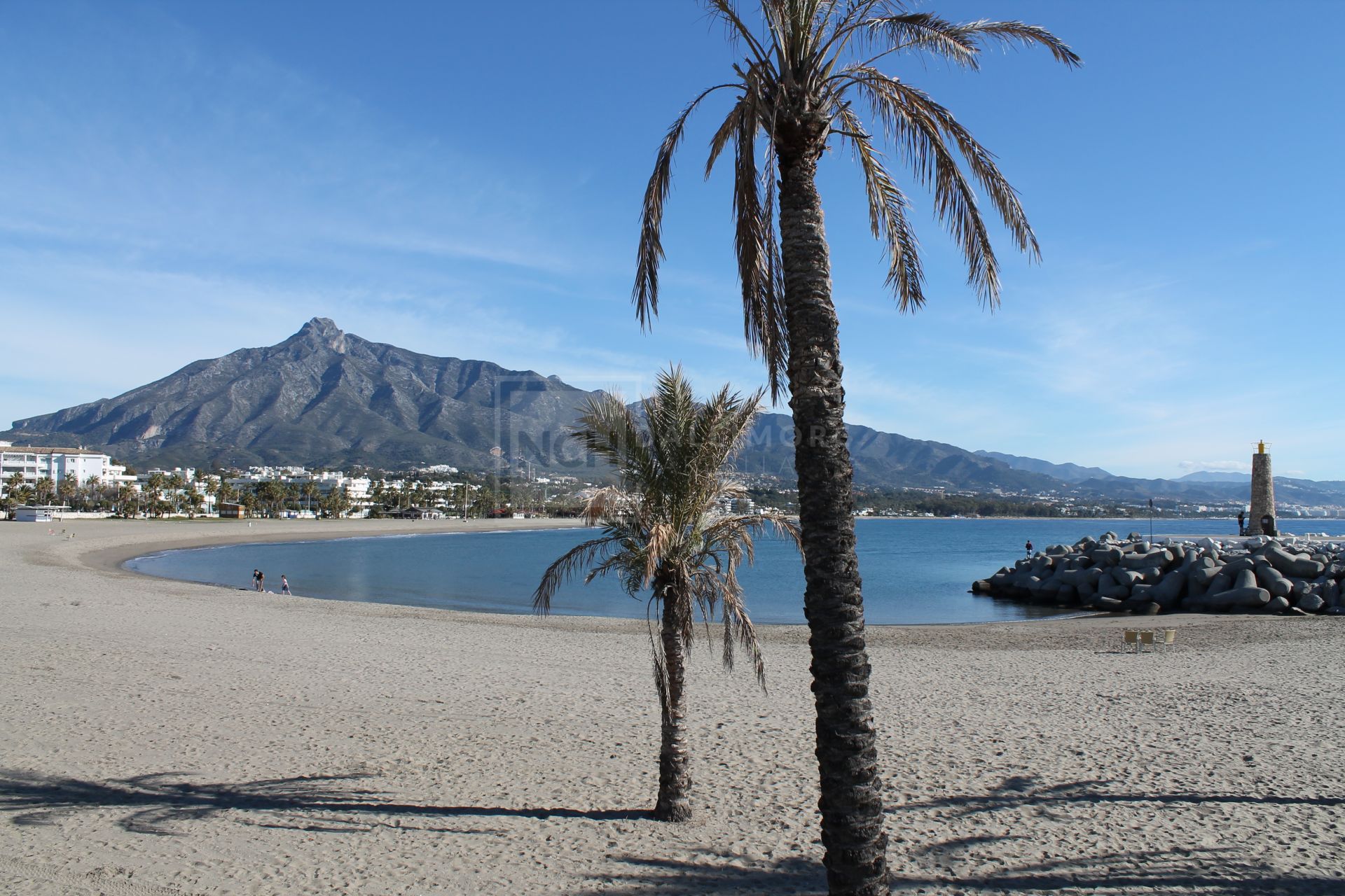ELEVATED GROUND FLOOR APARTMENT ON MARBELLA'S GOLDEN MILE