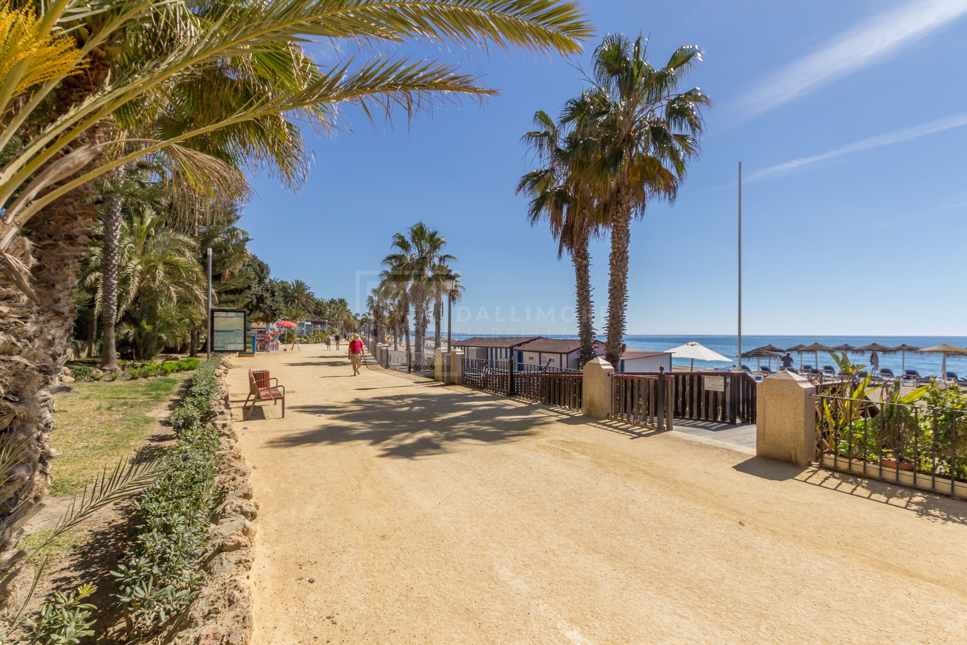ELEVATED GROUND FLOOR APARTMENT ON MARBELLA'S GOLDEN MILE