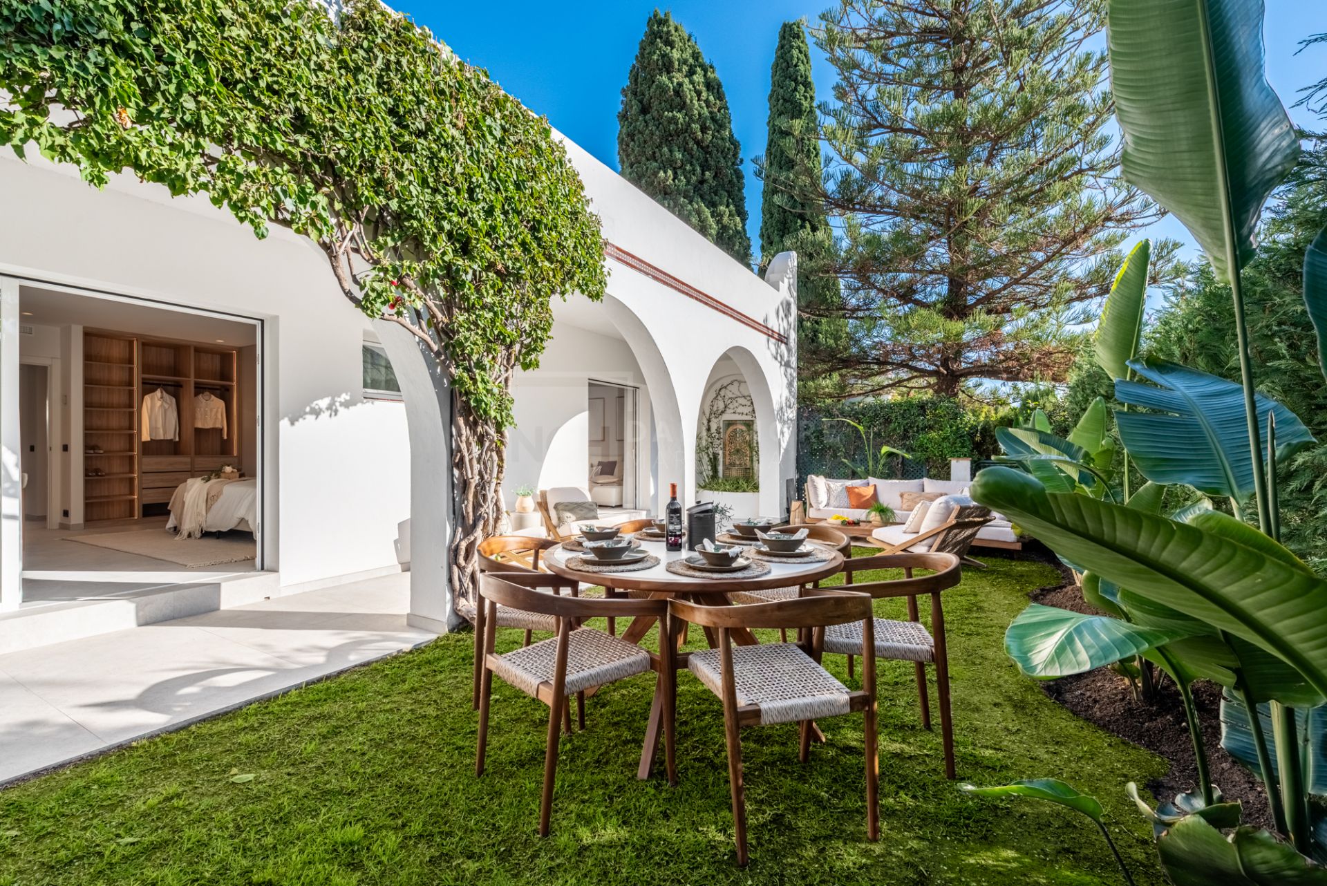 CHARMING BUNGALOW IN THE HEART OF NUEVA ANDALUCIA