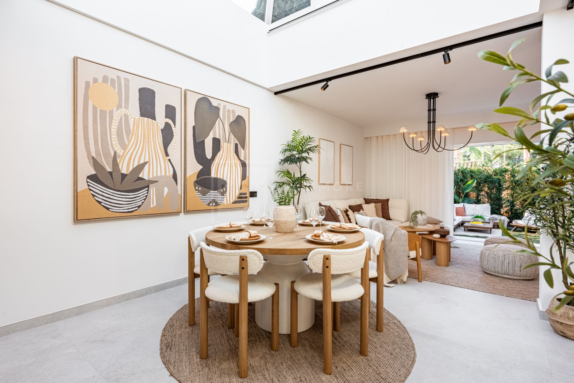 CHARMING BUNGALOW IN THE HEART OF NUEVA ANDALUCIA