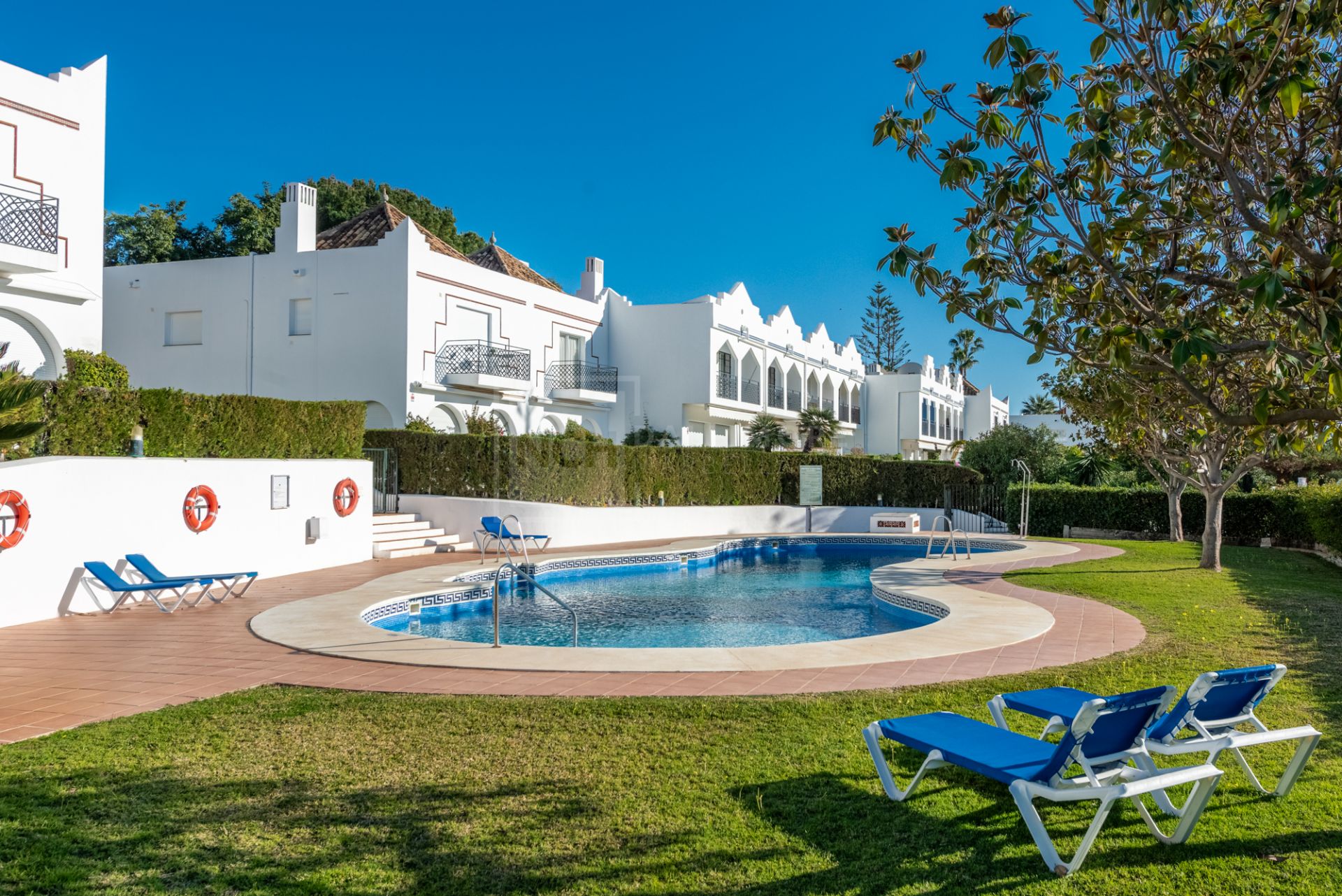 CHARMING BUNGALOW IN THE HEART OF NUEVA ANDALUCIA