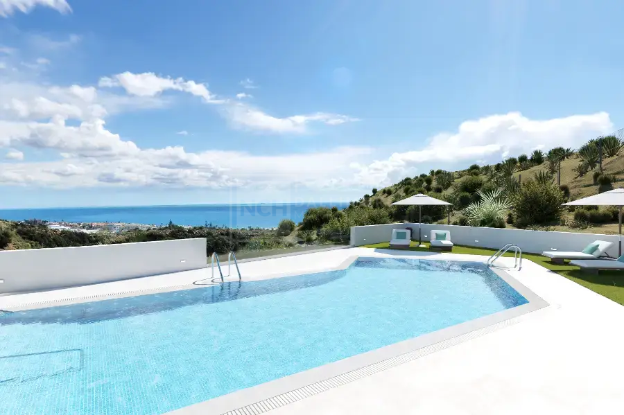 3-BEDROOM BEACHSIDE APARTMENT EAST OF MALAGA