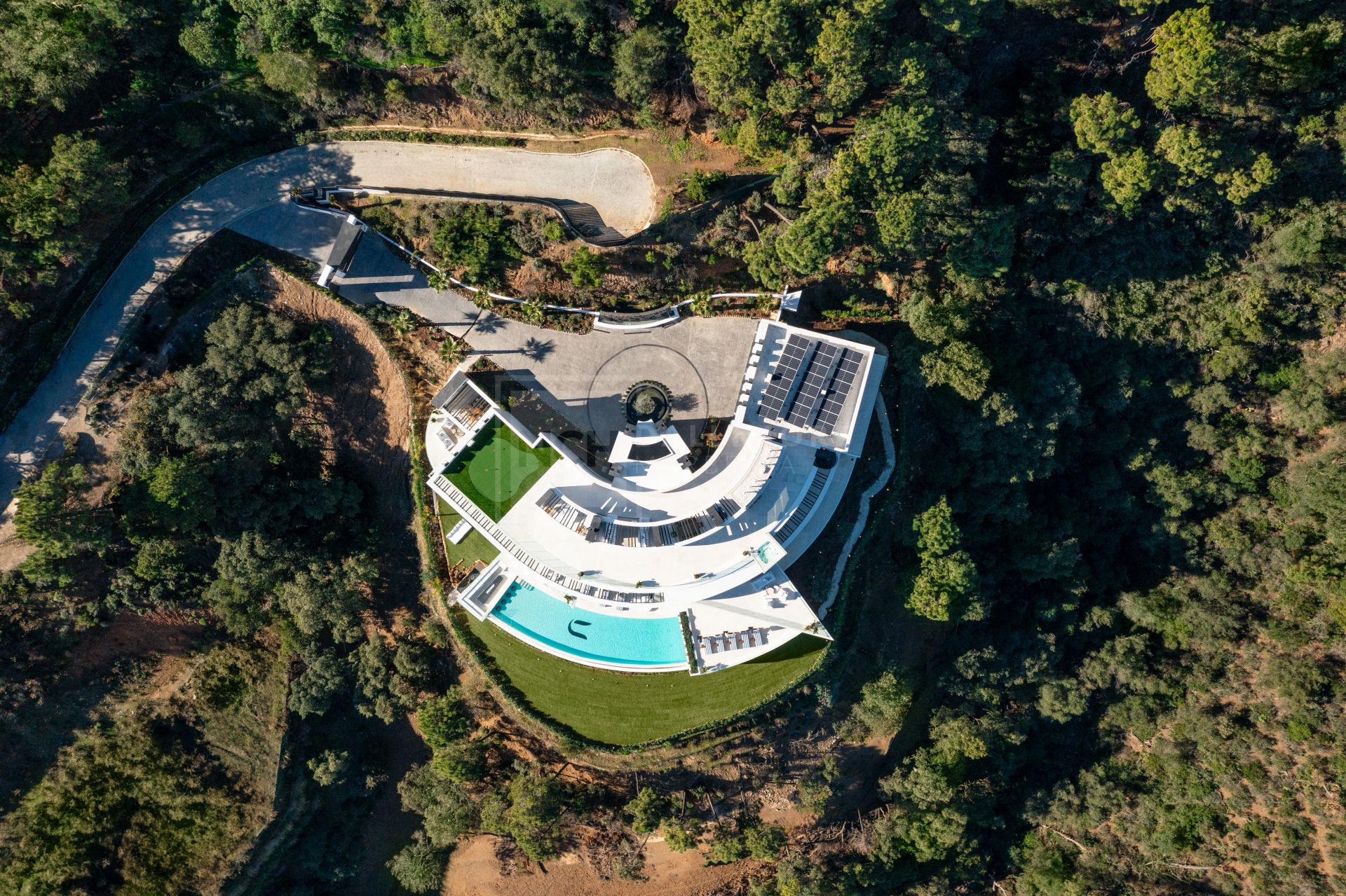 VILLA EL UNICO - 9-BEDROOM LUXURY MANSION IN LA ZAGALETA