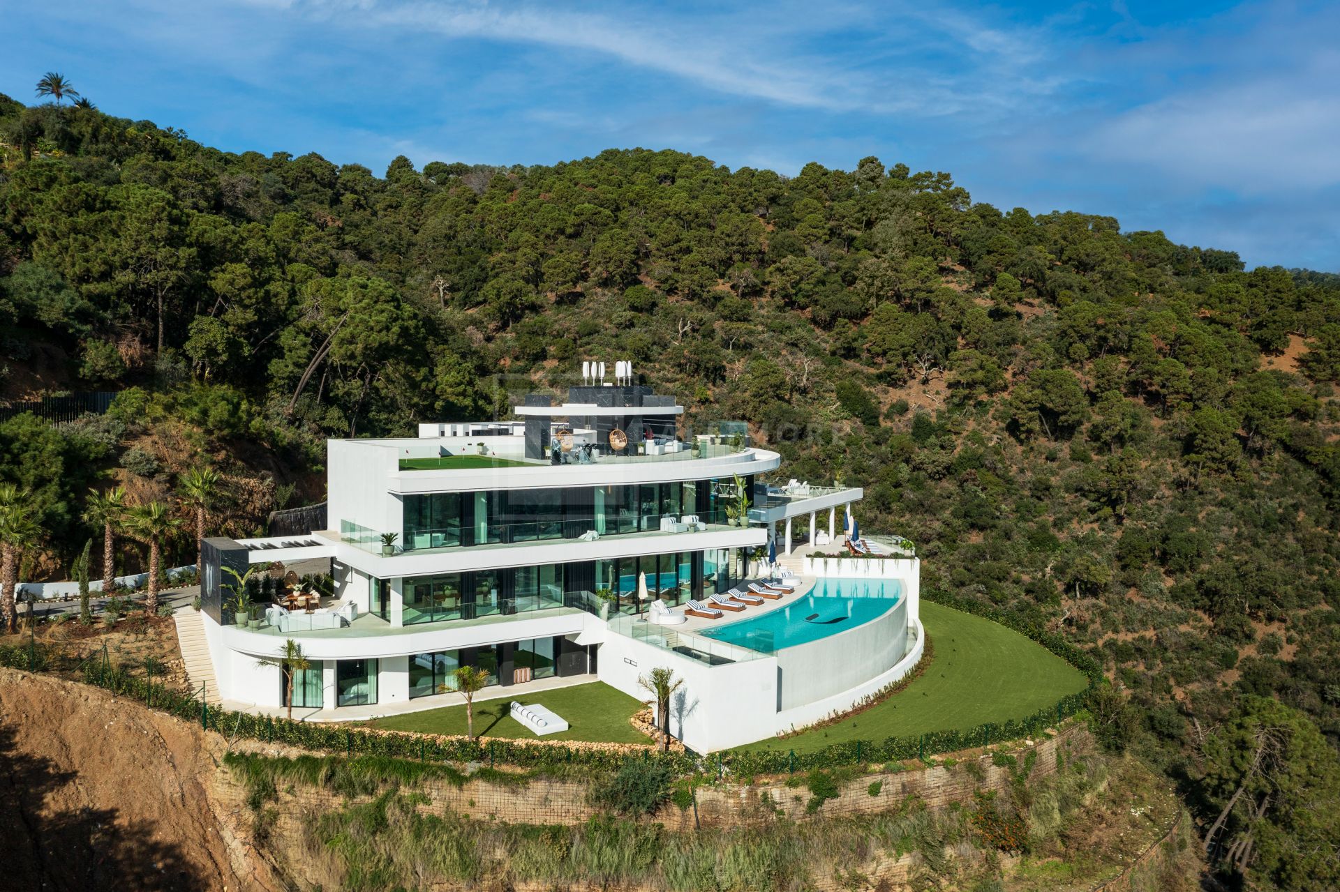 VILLA EL UNICO - 9-BEDROOM LUXURY MANSION IN LA ZAGALETA