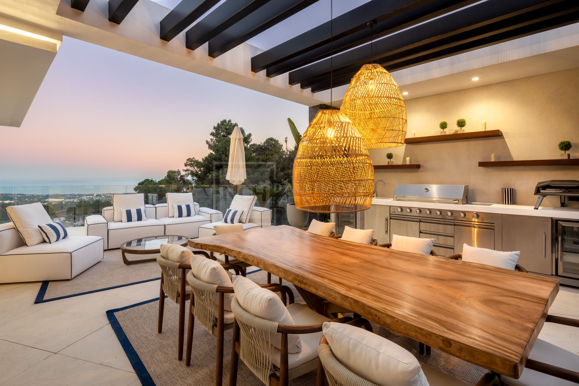 VILLA EL UNICO - 9-BEDROOM LUXURY MANSION IN LA ZAGALETA