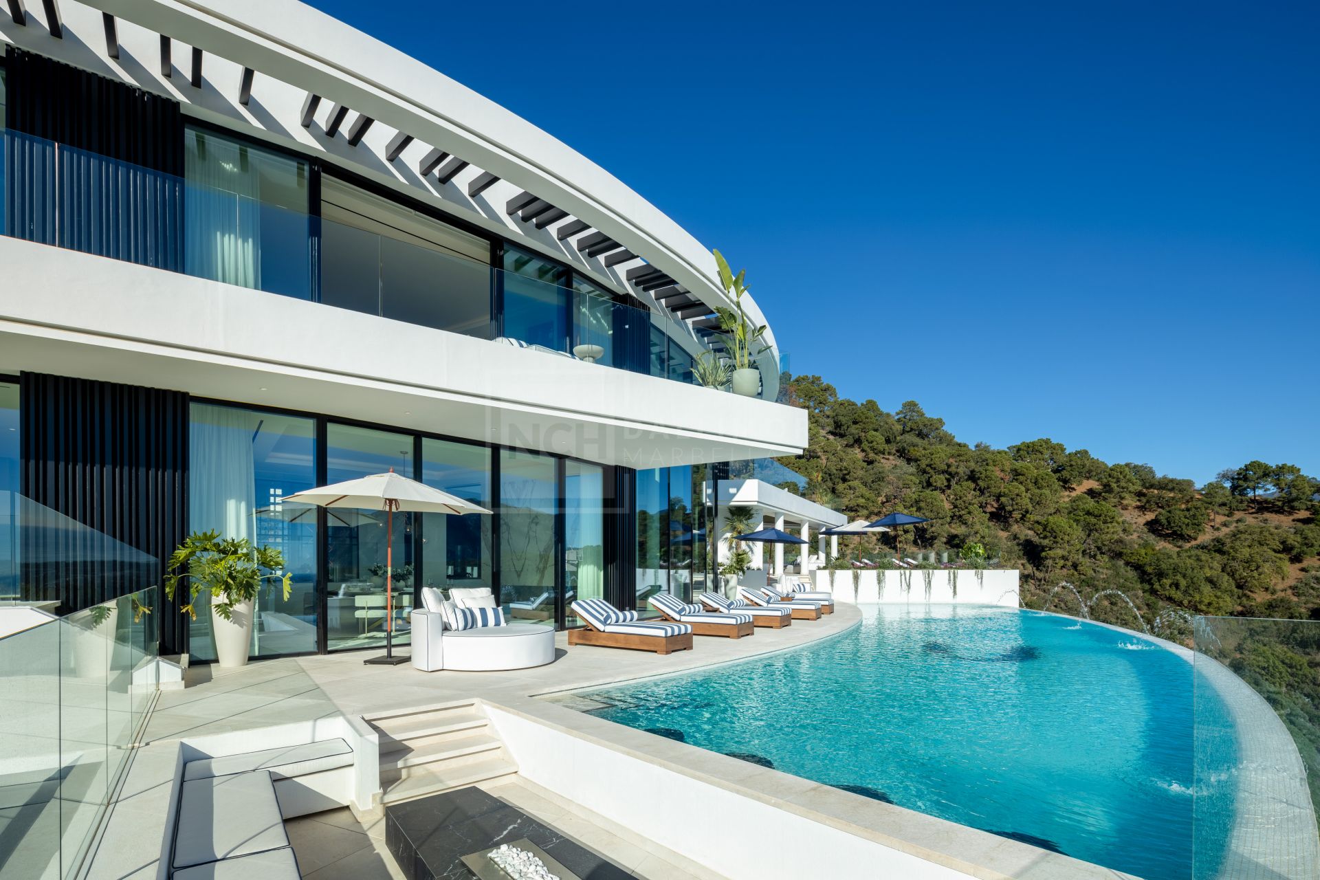 VILLA EL UNICO - 9-BEDROOM LUXURY MANSION IN LA ZAGALETA