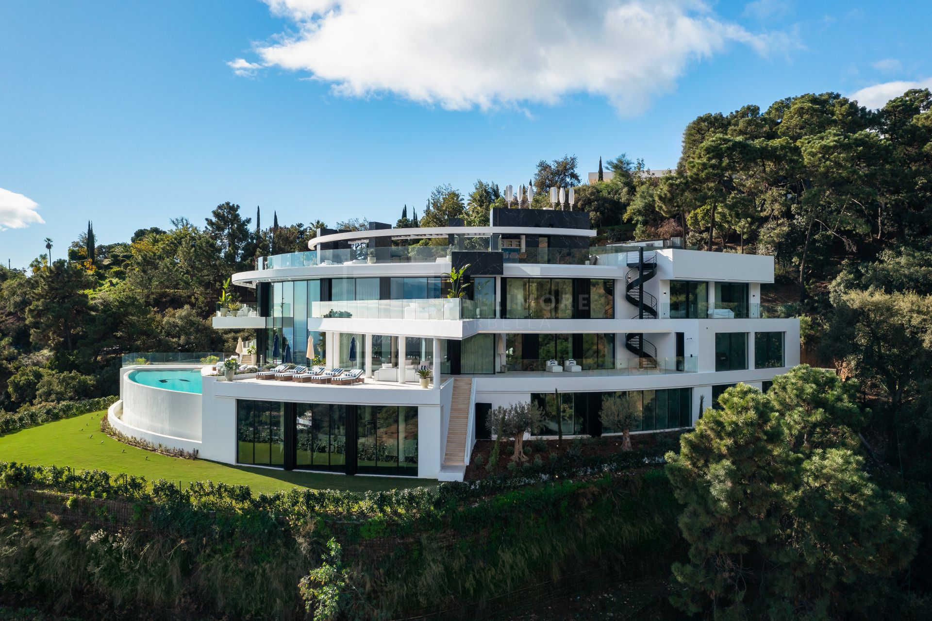 VILLA EL UNICO - 9-BEDROOM LUXURY MANSION IN LA ZAGALETA