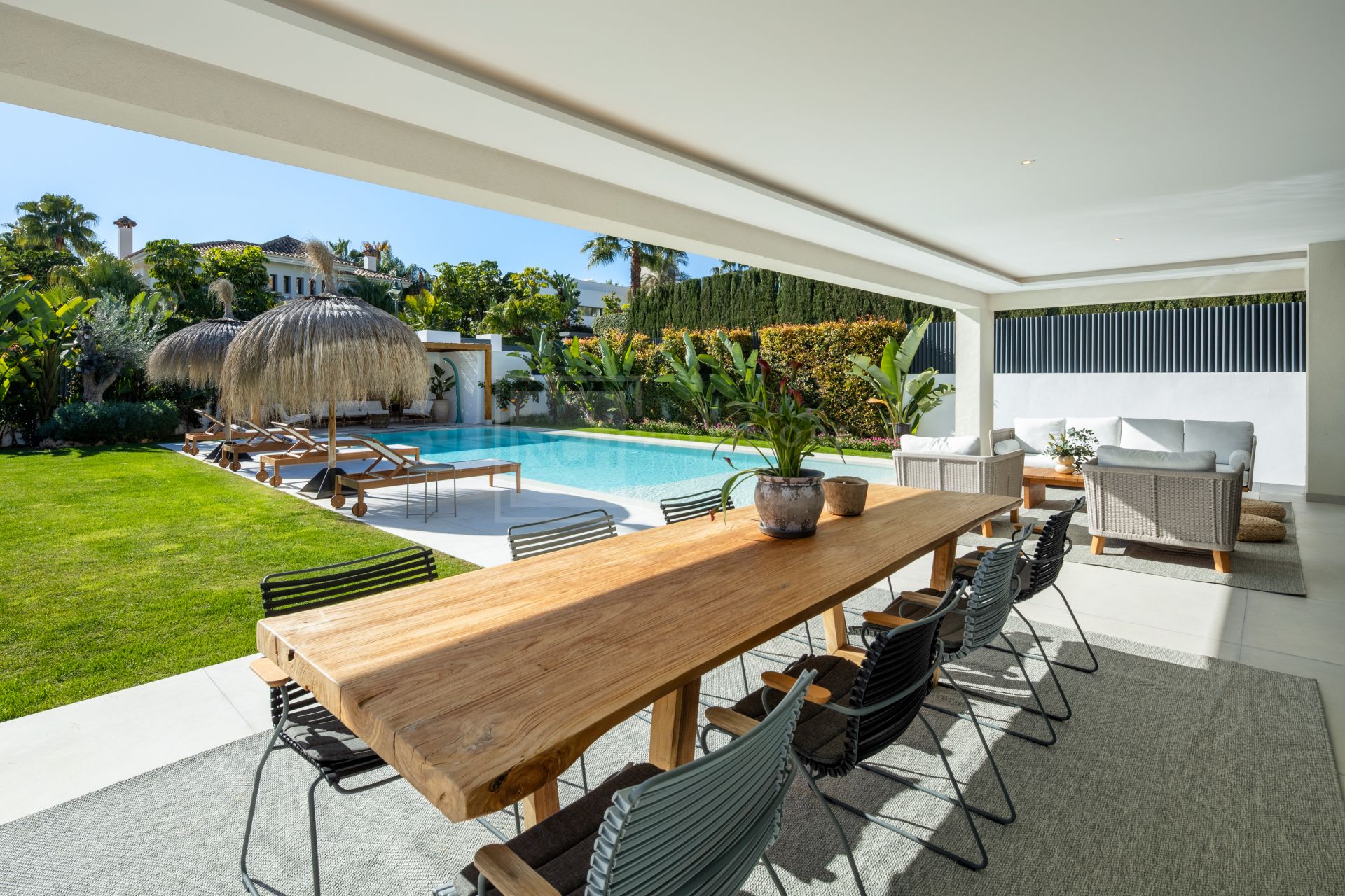 LIGHT-FILLED CONTEMPORARY 5-BEDROOM HOME IN MARBELLA’S EXCLUSIVE GOLF VALLEY