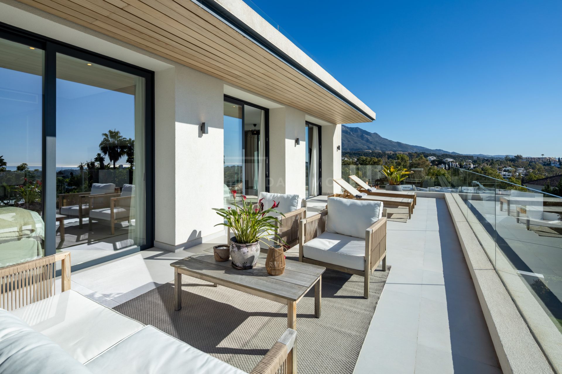 LIGHT-FILLED CONTEMPORARY 5-BEDROOM HOME IN MARBELLA’S EXCLUSIVE GOLF VALLEY