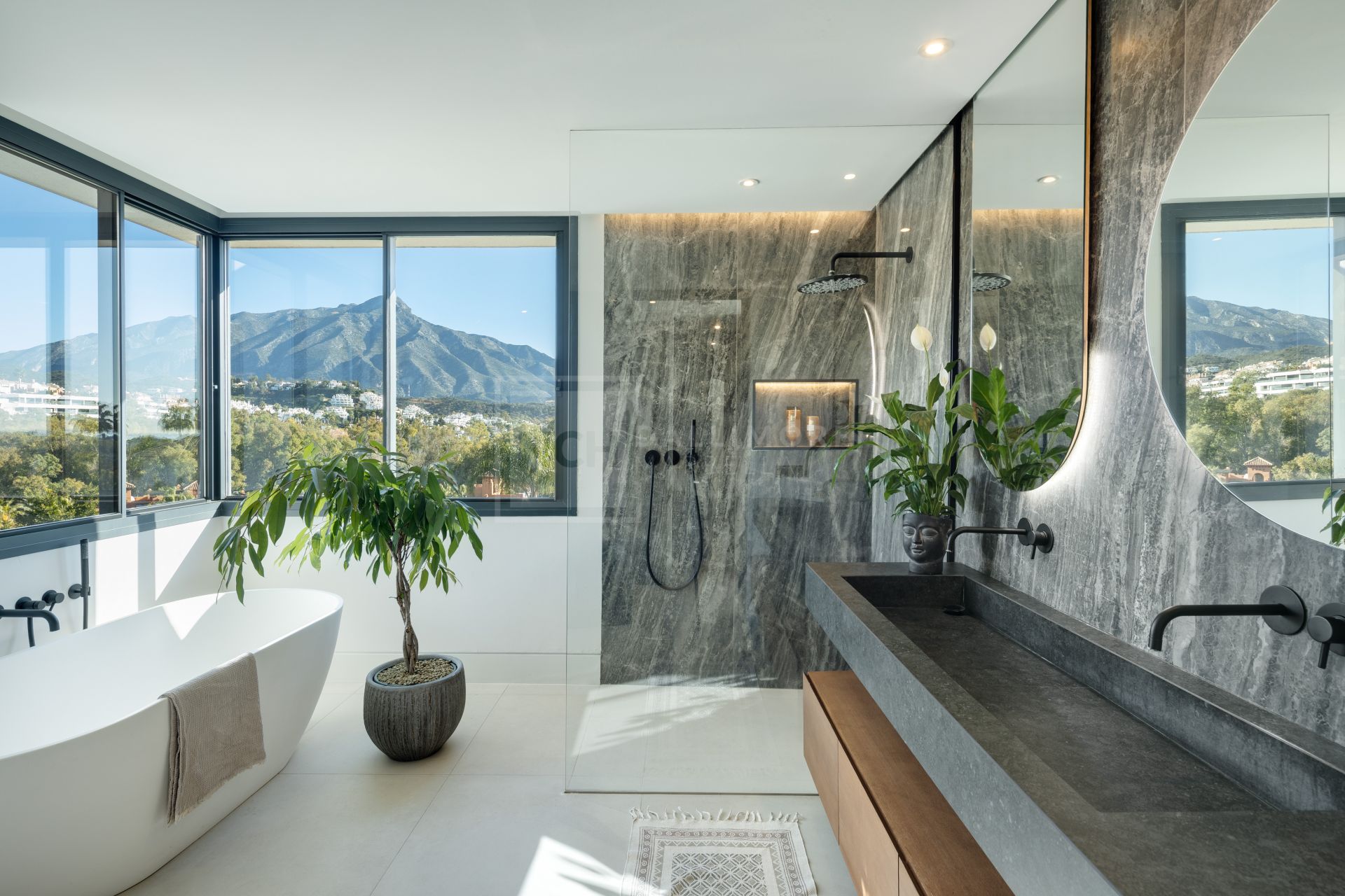 LIGHT-FILLED CONTEMPORARY 5-BEDROOM HOME IN MARBELLA’S EXCLUSIVE GOLF VALLEY