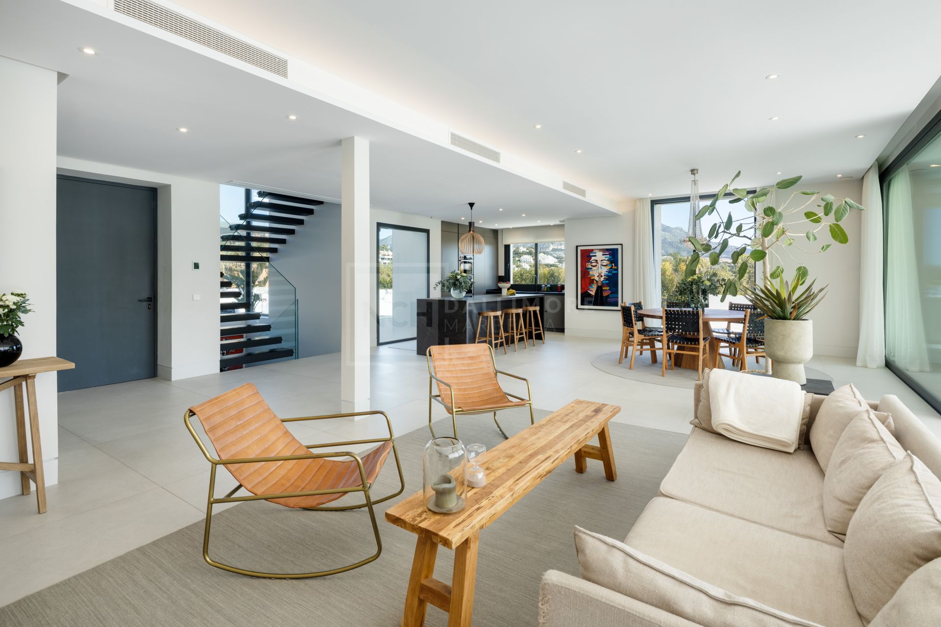 LIGHT-FILLED CONTEMPORARY 5-BEDROOM HOME IN MARBELLA’S EXCLUSIVE GOLF VALLEY