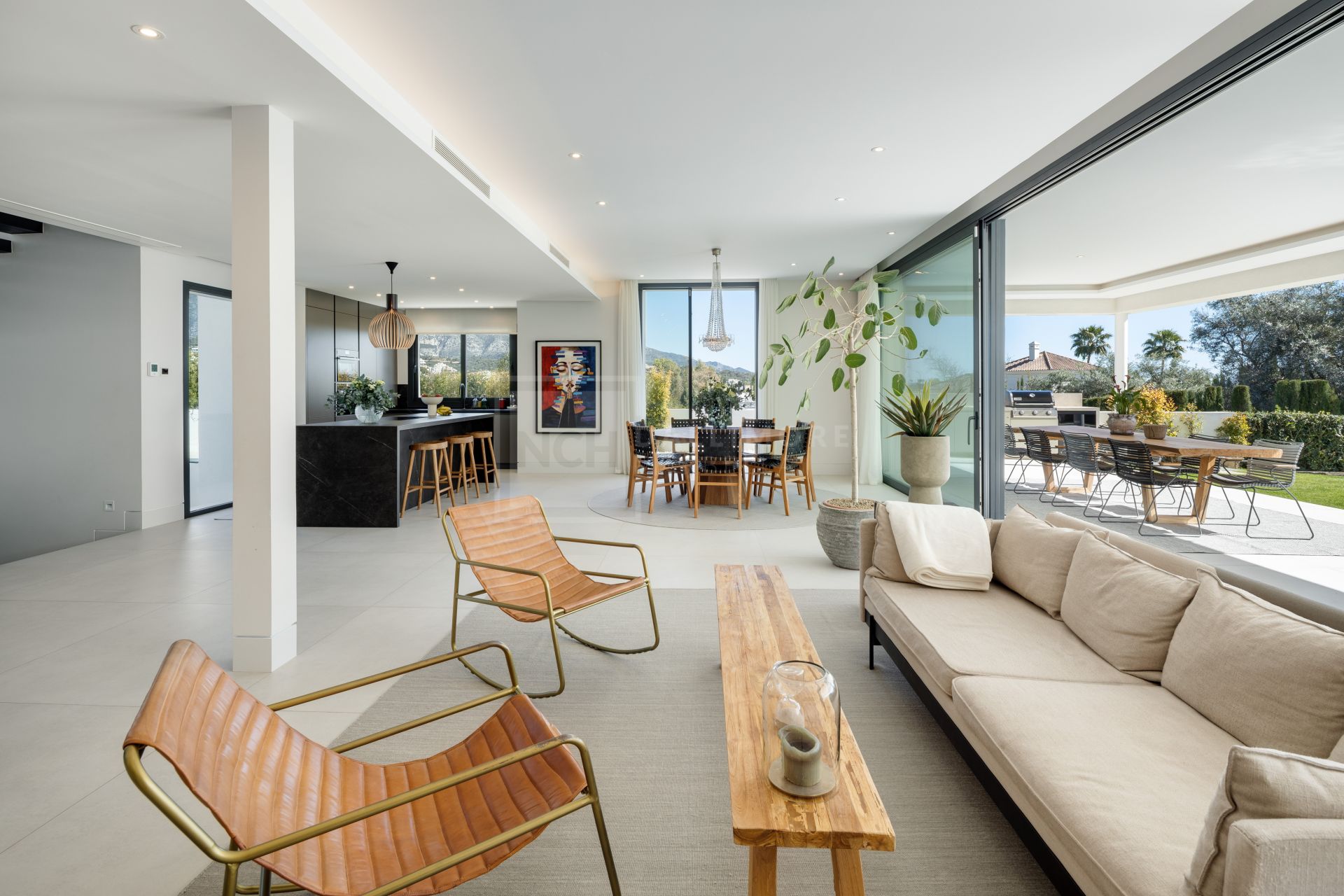 LIGHT-FILLED CONTEMPORARY 5-BEDROOM HOME IN MARBELLA’S EXCLUSIVE GOLF VALLEY