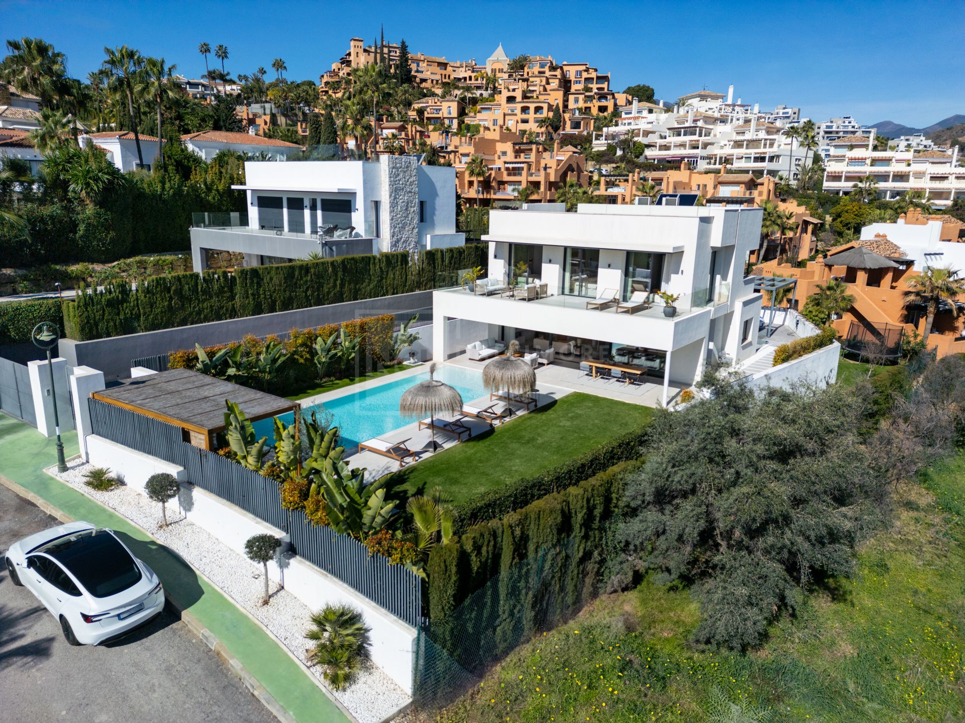 LIGHT-FILLED CONTEMPORARY 5-BEDROOM HOME IN MARBELLA’S EXCLUSIVE GOLF VALLEY