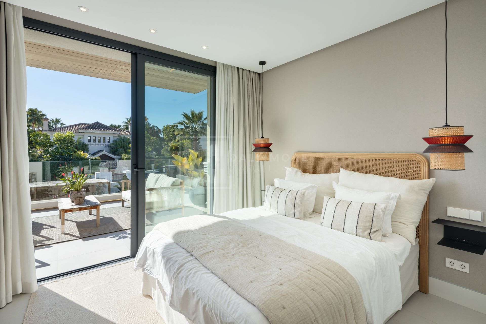 LIGHT-FILLED CONTEMPORARY 5-BEDROOM HOME IN MARBELLA’S EXCLUSIVE GOLF VALLEY