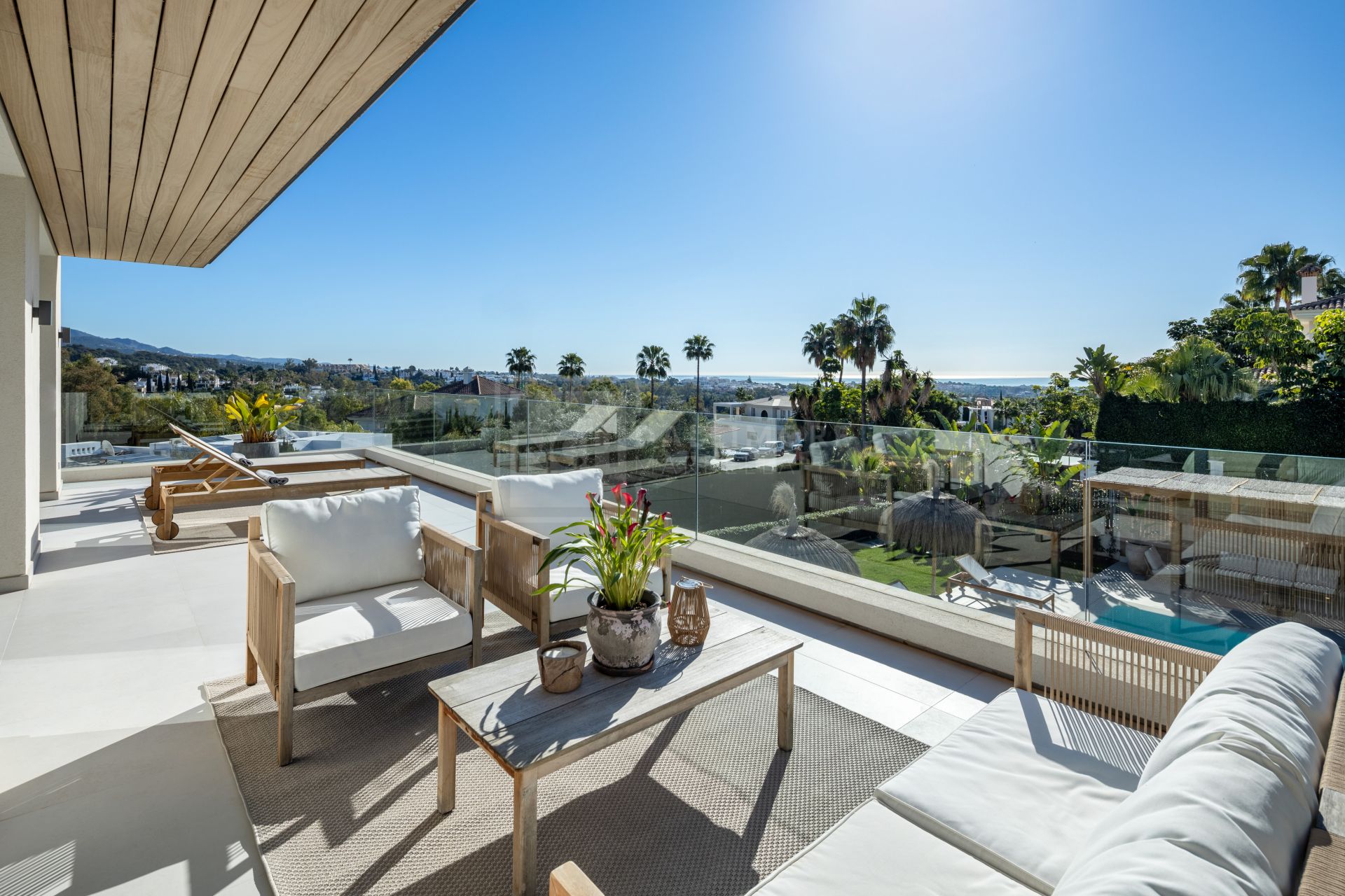 LIGHT-FILLED CONTEMPORARY 5-BEDROOM HOME IN MARBELLA’S EXCLUSIVE GOLF VALLEY