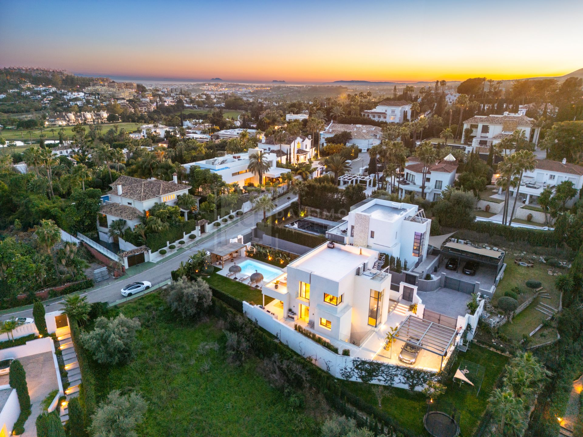 LIGHT-FILLED CONTEMPORARY 5-BEDROOM HOME IN MARBELLA’S EXCLUSIVE GOLF VALLEY