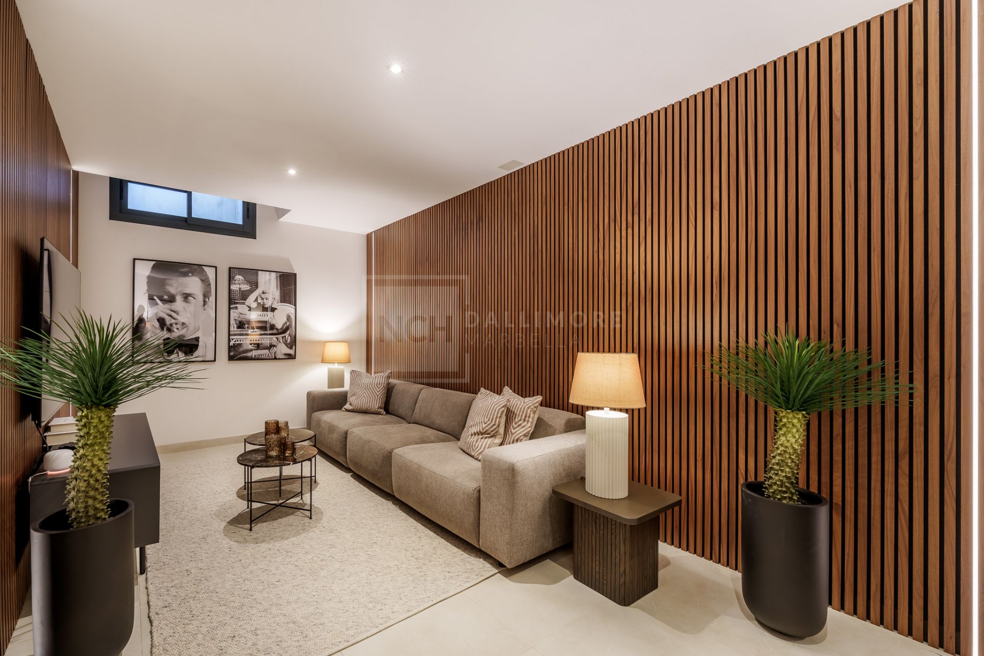 STYLISH SEMI-DETACHED HOME IN MARBELLA’S ELITE ZONE WITH GARDEN, POOL & SOLARIUM
