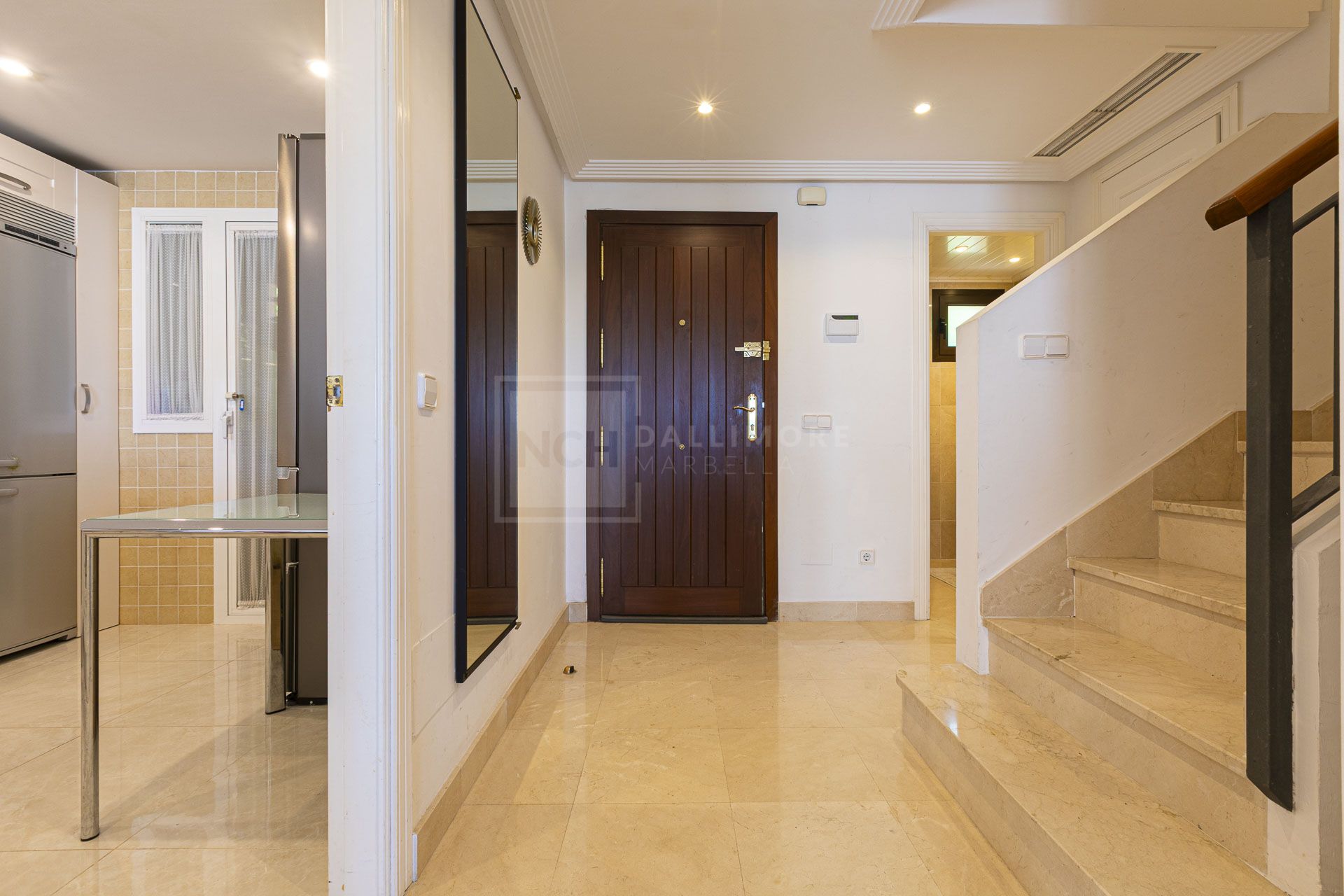 SOUTH FACING 4-BEDROOM TOWNHOUSE IN LOS ARQUEROS