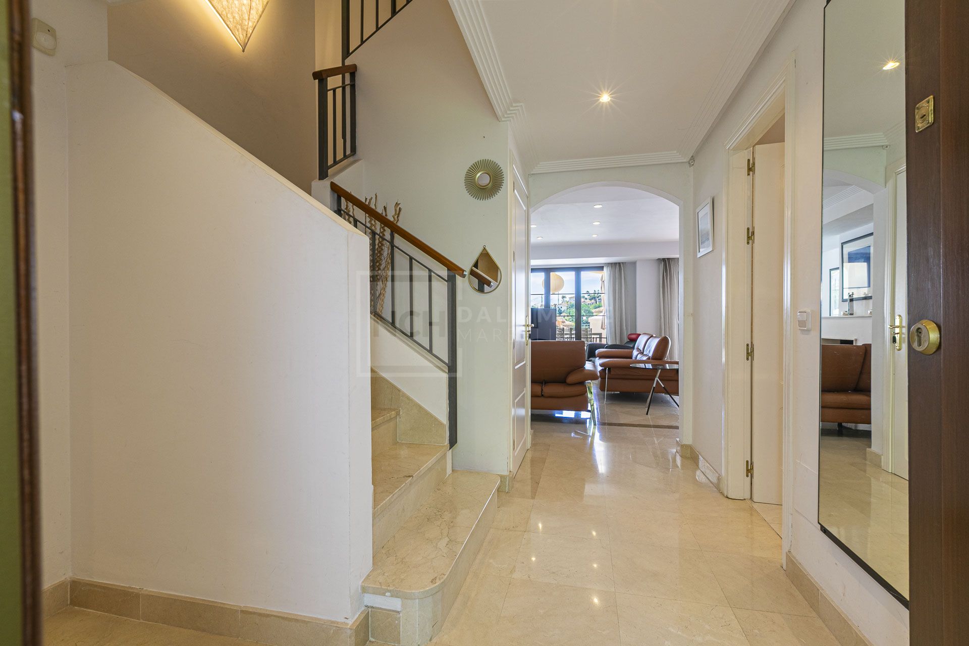 SOUTH FACING 4-BEDROOM TOWNHOUSE IN LOS ARQUEROS