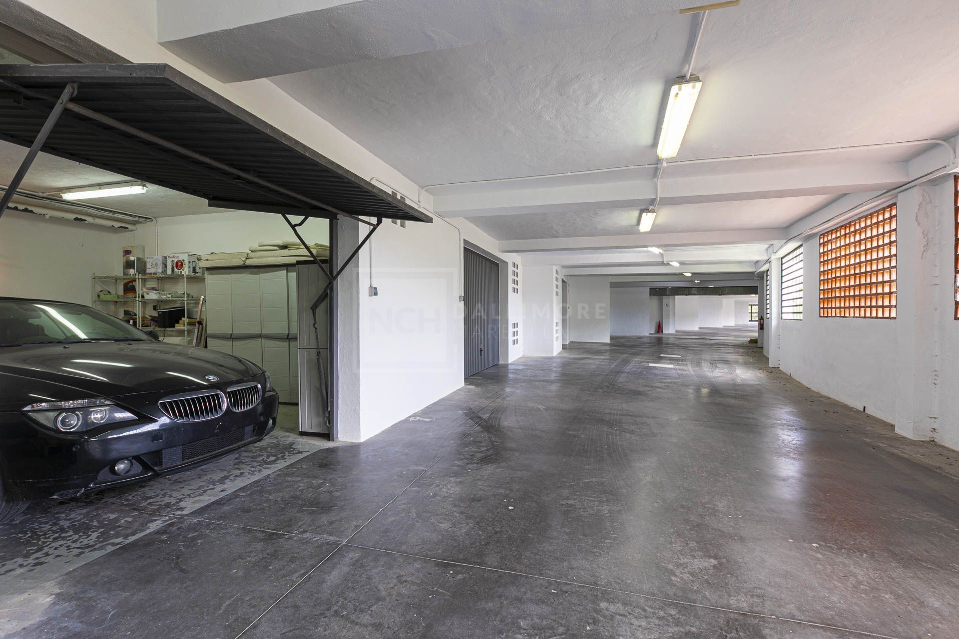 SOUTH FACING 4-BEDROOM TOWNHOUSE IN LOS ARQUEROS