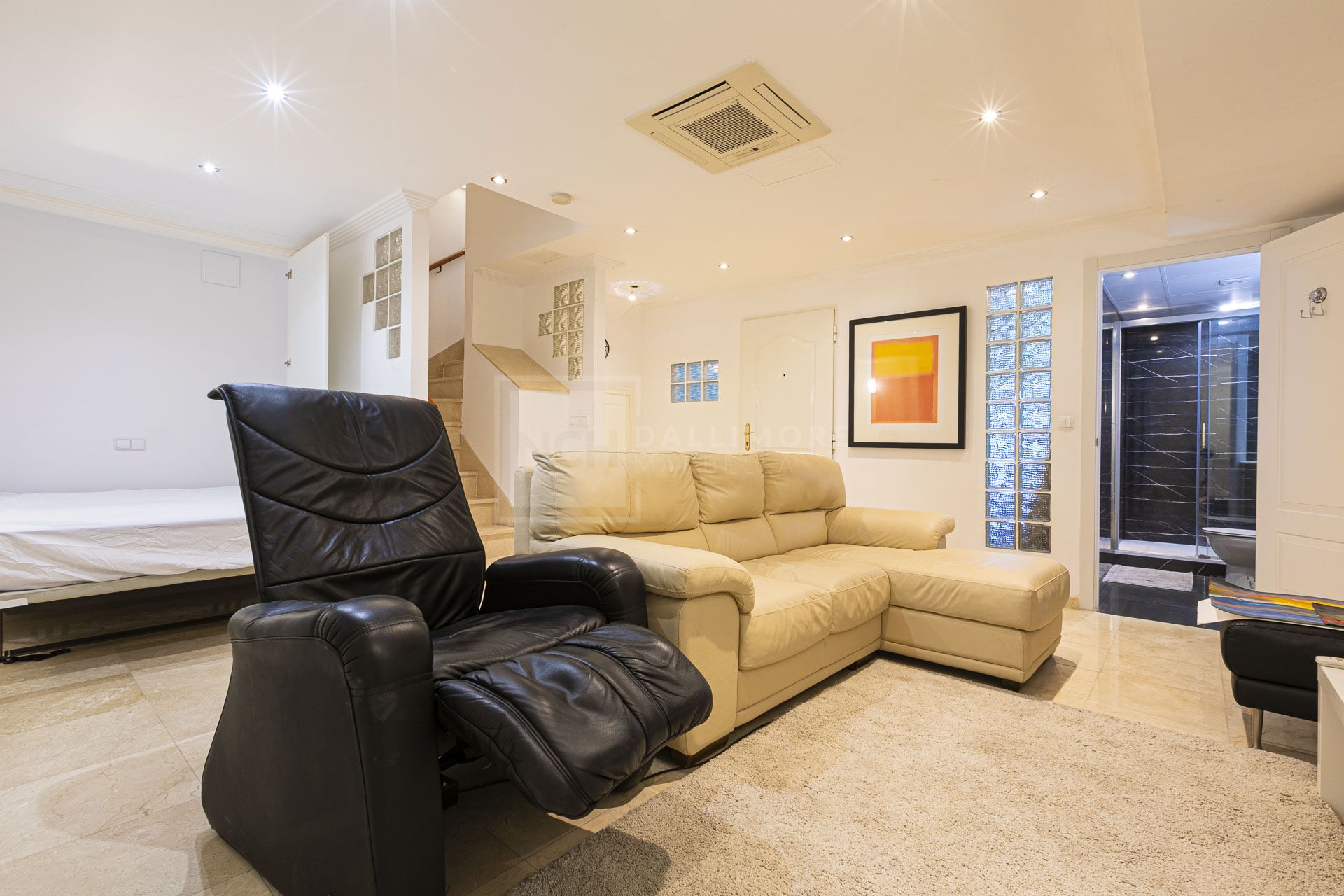 SOUTH FACING 4-BEDROOM TOWNHOUSE IN LOS ARQUEROS