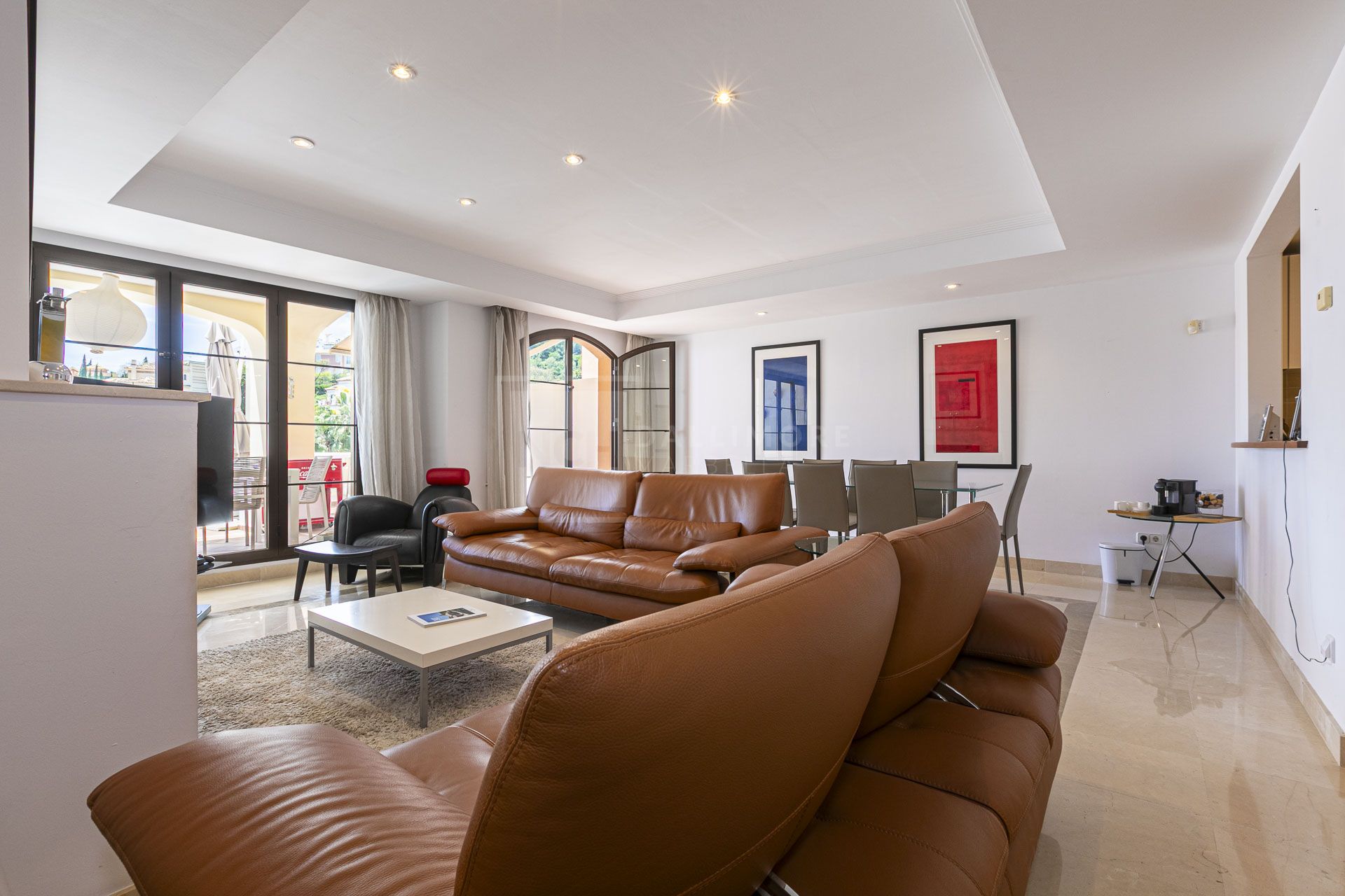 SOUTH FACING 4-BEDROOM TOWNHOUSE IN LOS ARQUEROS