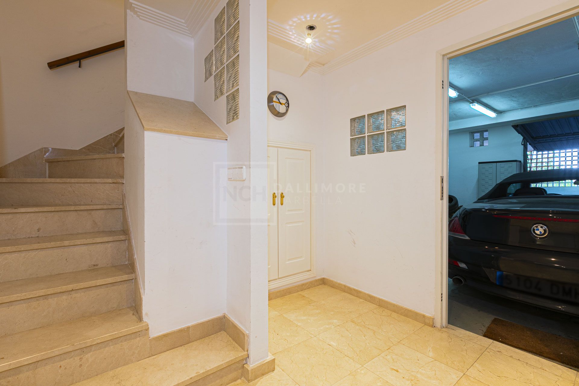 SOUTH FACING 4-BEDROOM TOWNHOUSE IN LOS ARQUEROS